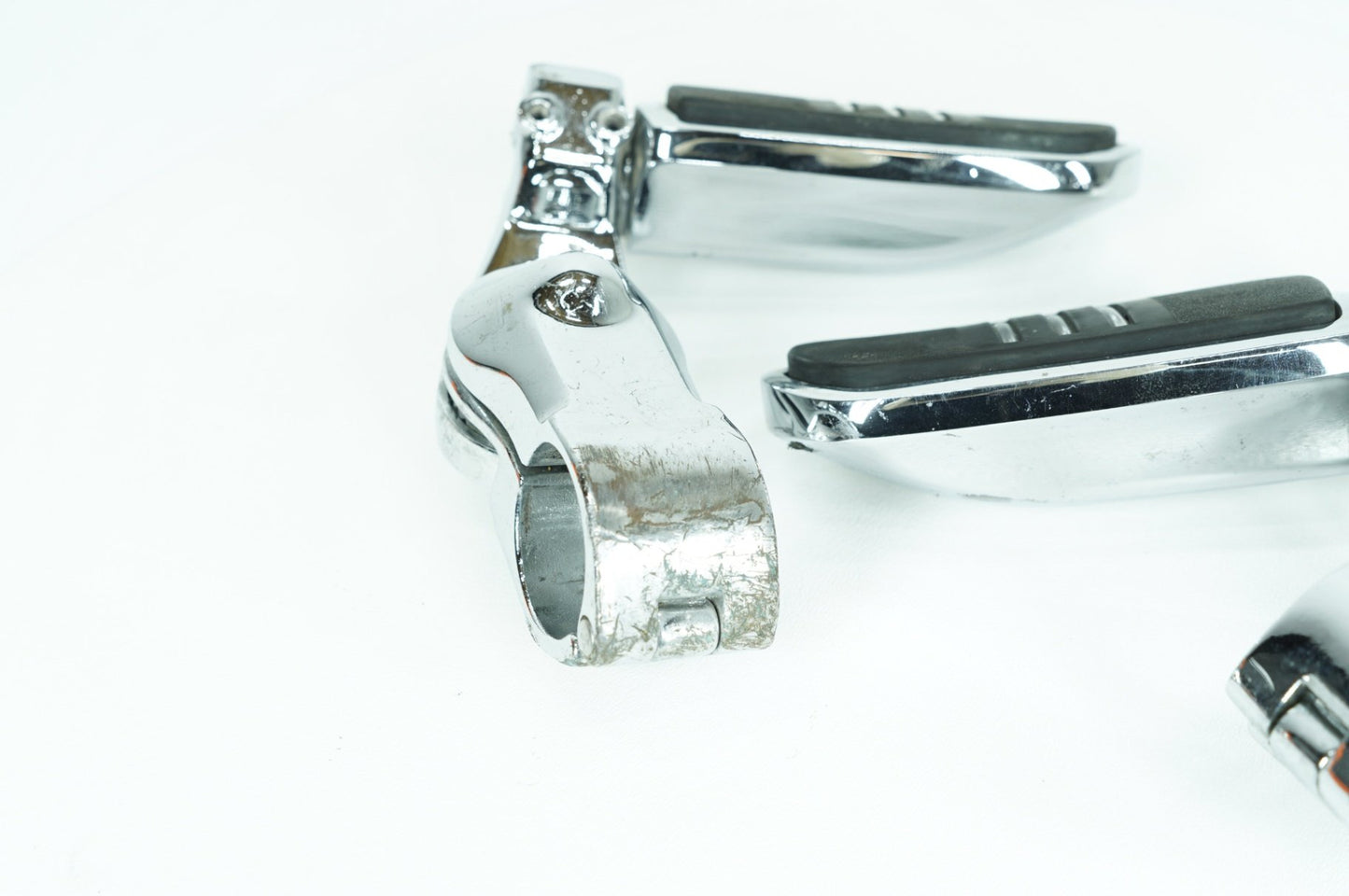 2007 - 2012 Harley-Davidson Touring Street Glide Front Right Left Highway Foot Pegs 50211-04, 50198-97