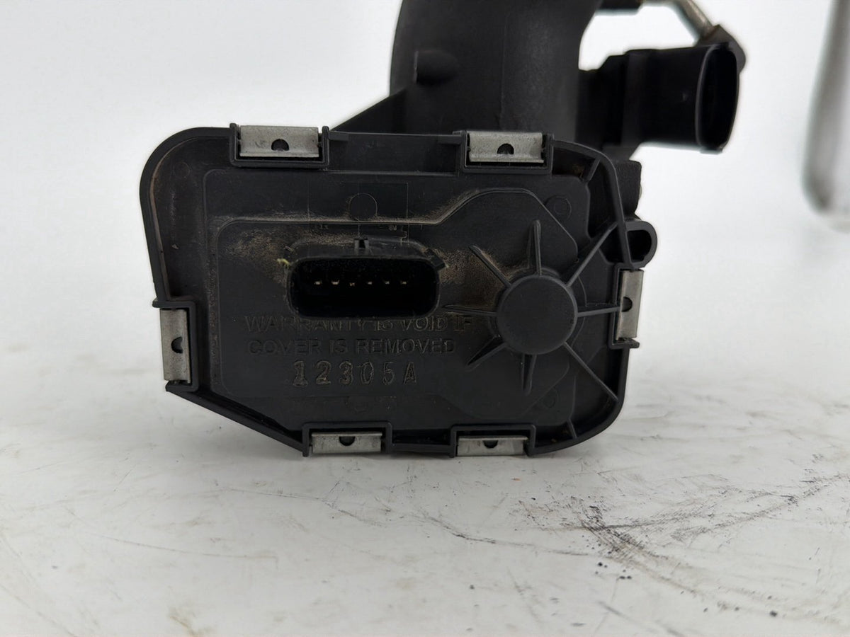 2013 Harley Touring FLHTK Glide Ultra OEM Engine Intake Manifold Throttle Body