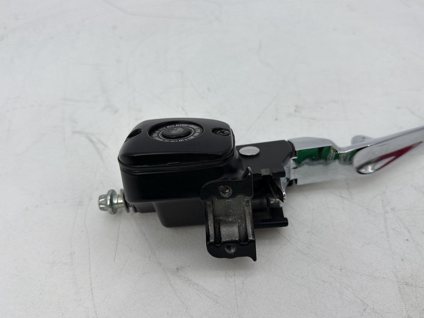 2000 Harley Touring FLHTCI Electra Glide Classic OEM Front Right Brake Lever Master Cylinder