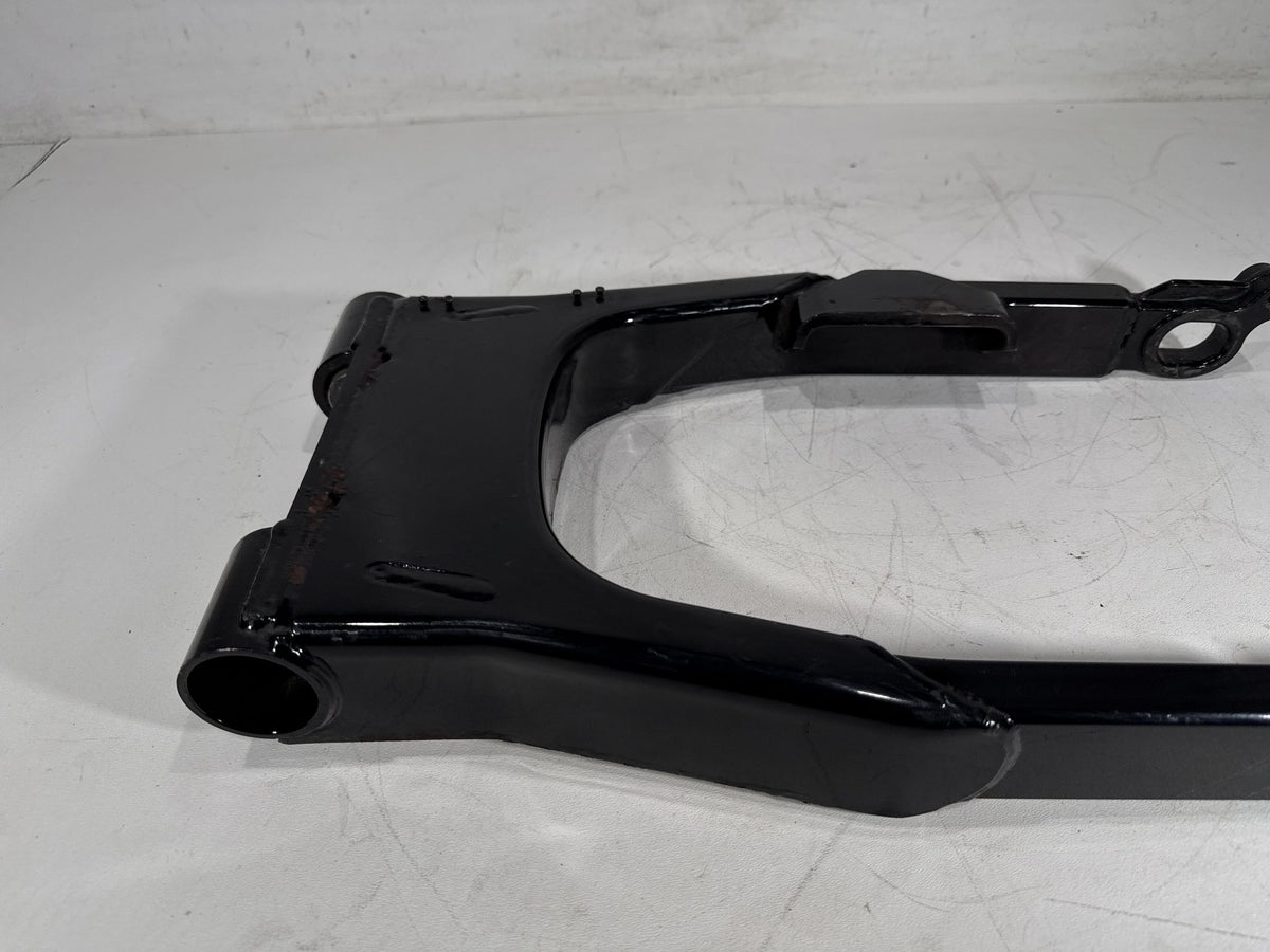 2002 Harley Electra Glide Touring FLHT OEM Rear Fork Swingarm Swing Arm