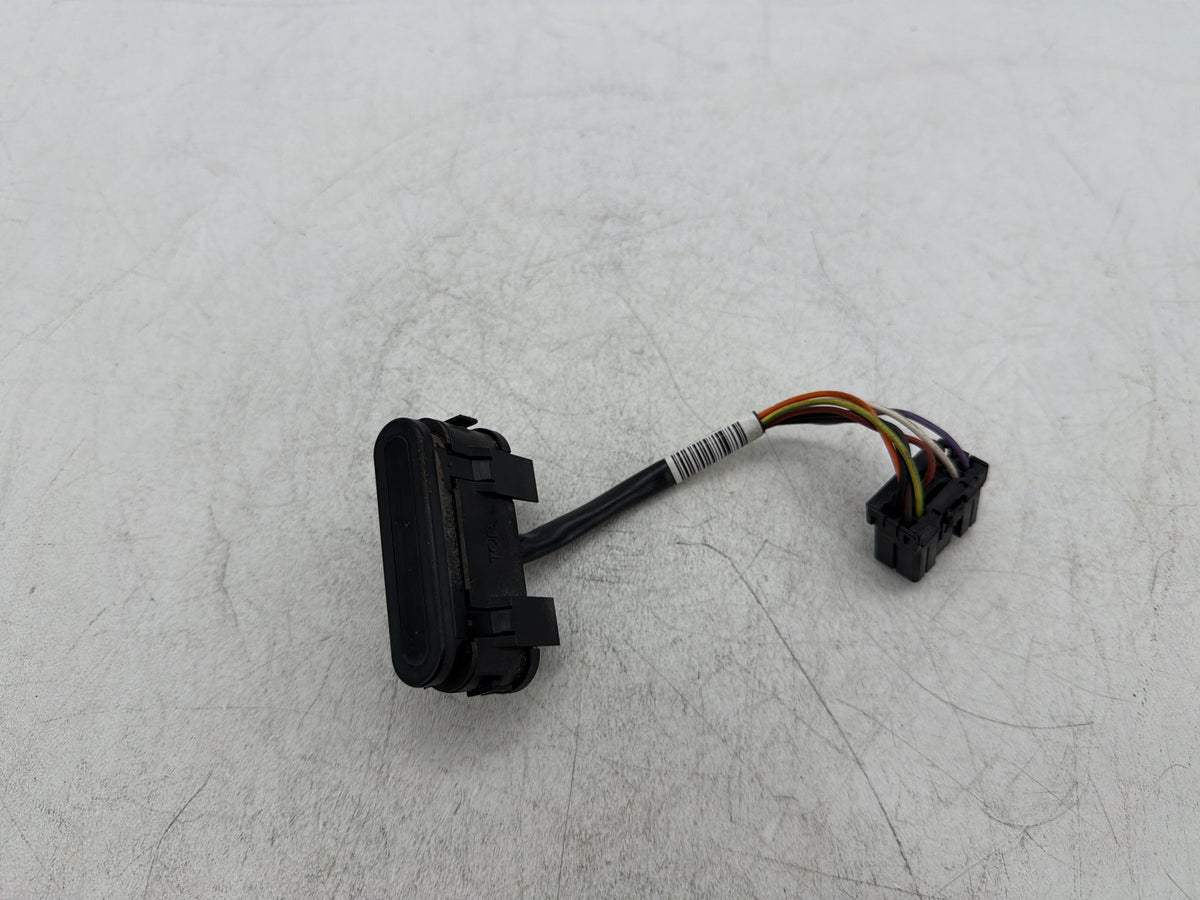 13 Harley Street Glide Touring FLHX OEM Dash Indicator Lamp Wire Plug 68789-96A
