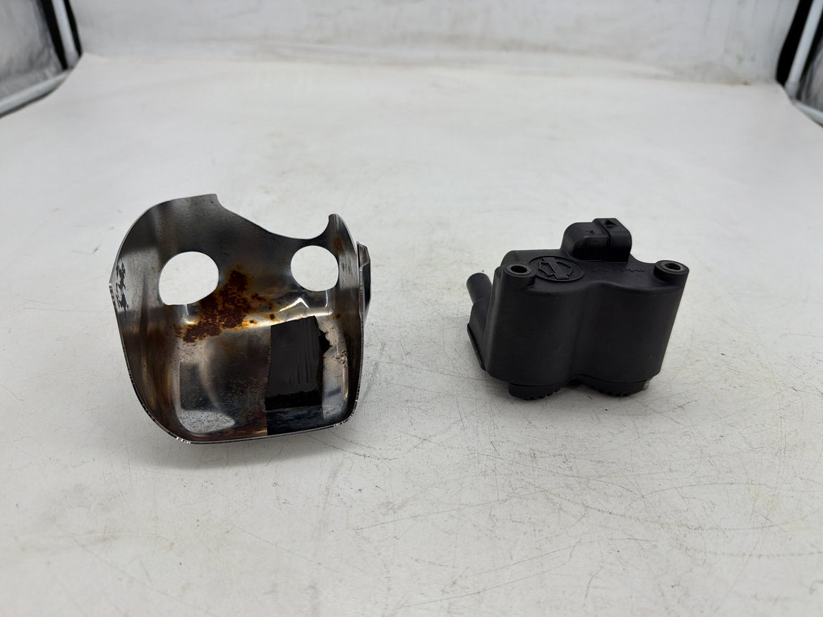 06 Harley Softail Deuce FXSTDI OEM Ignition Coil Spark Igniter w/ Cover 31655-99