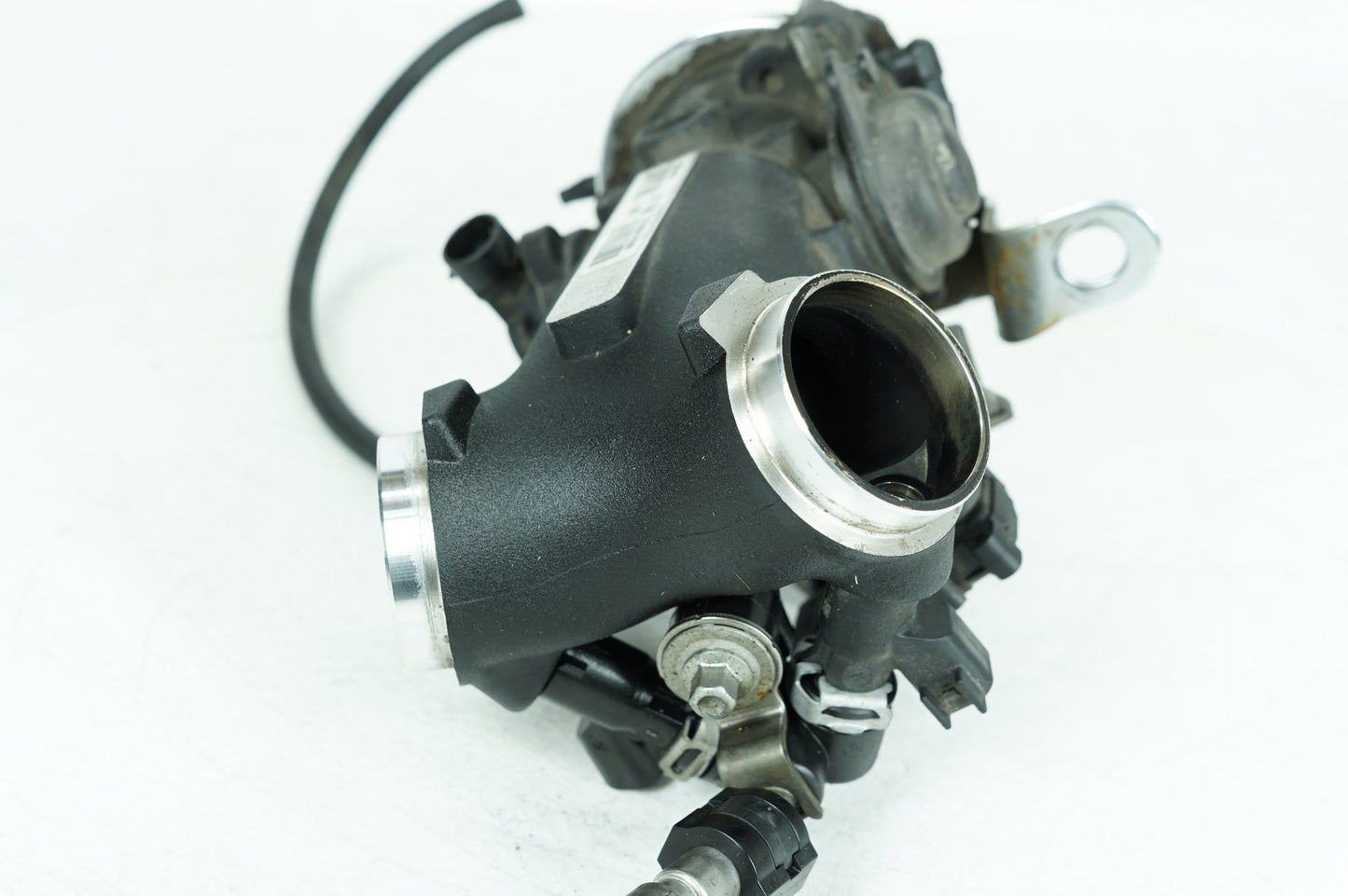 2007 - 2016 Harley-Davidson Dyna Super Glide Custom Engine Intake Manifold Throttle Body 27618-06