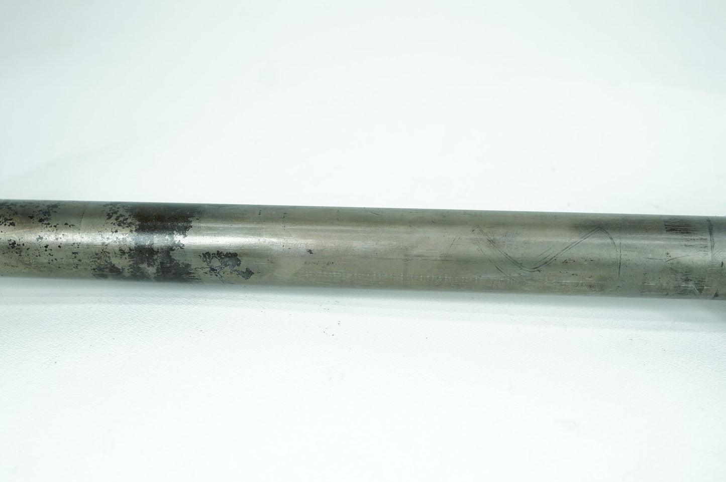 2007 - 2017 Harley-Davidson Dyna Street Bob Rear Wheel Axle Bolt Shaft 41114-08