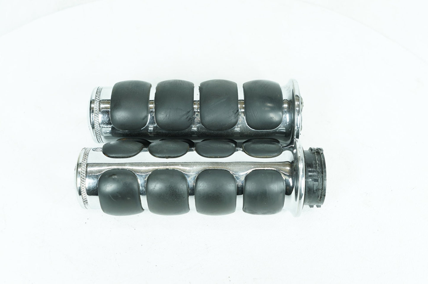 1999 - 2006 Harley-Davidson Softail Fat Boy Front Left Right Handgrip Hand Grips ISO Grips