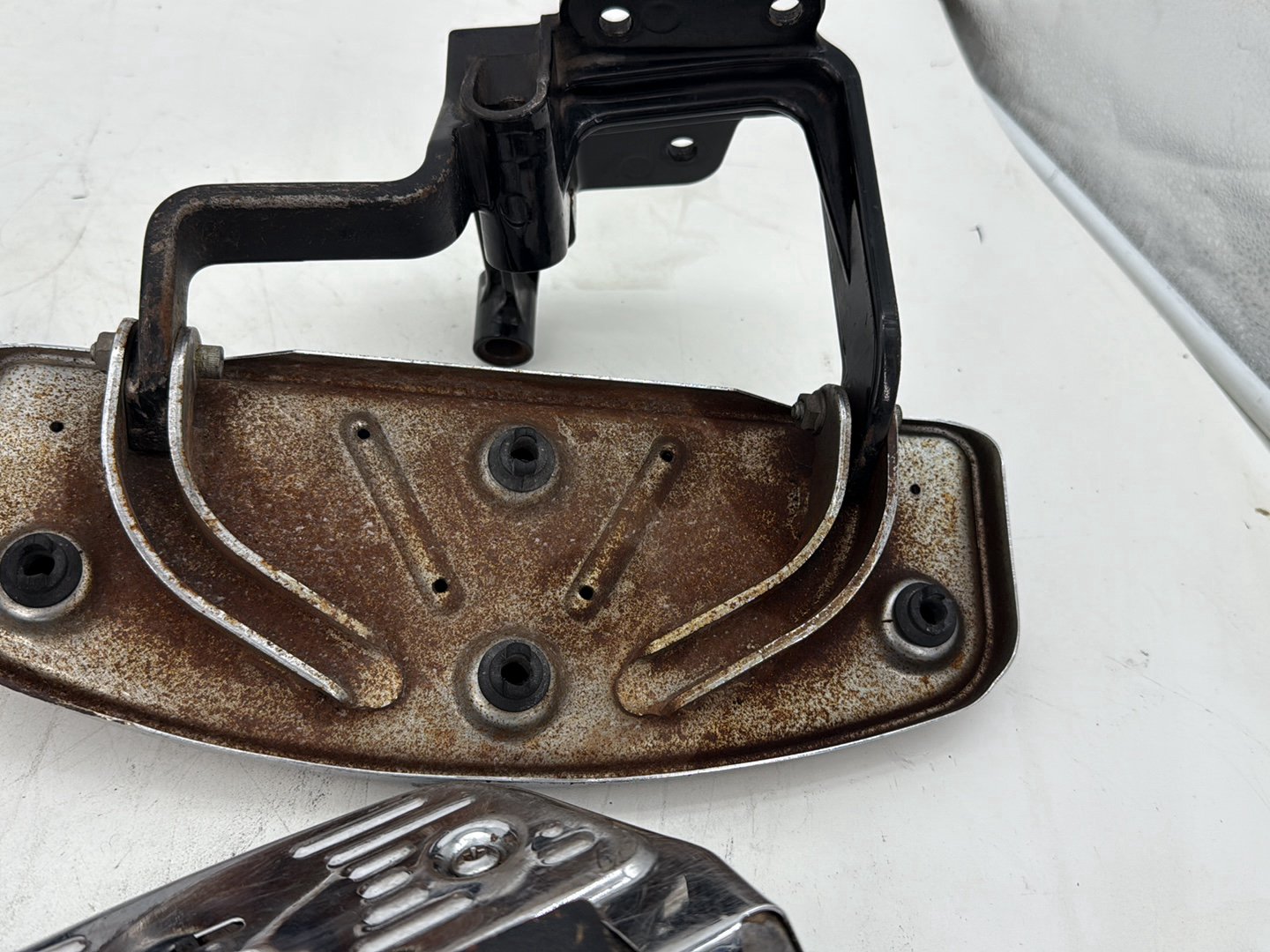 2002 Harley Heritage Softail Classic FLSTC OEM Left Right Driver & Pass Floorboard Foot Rest