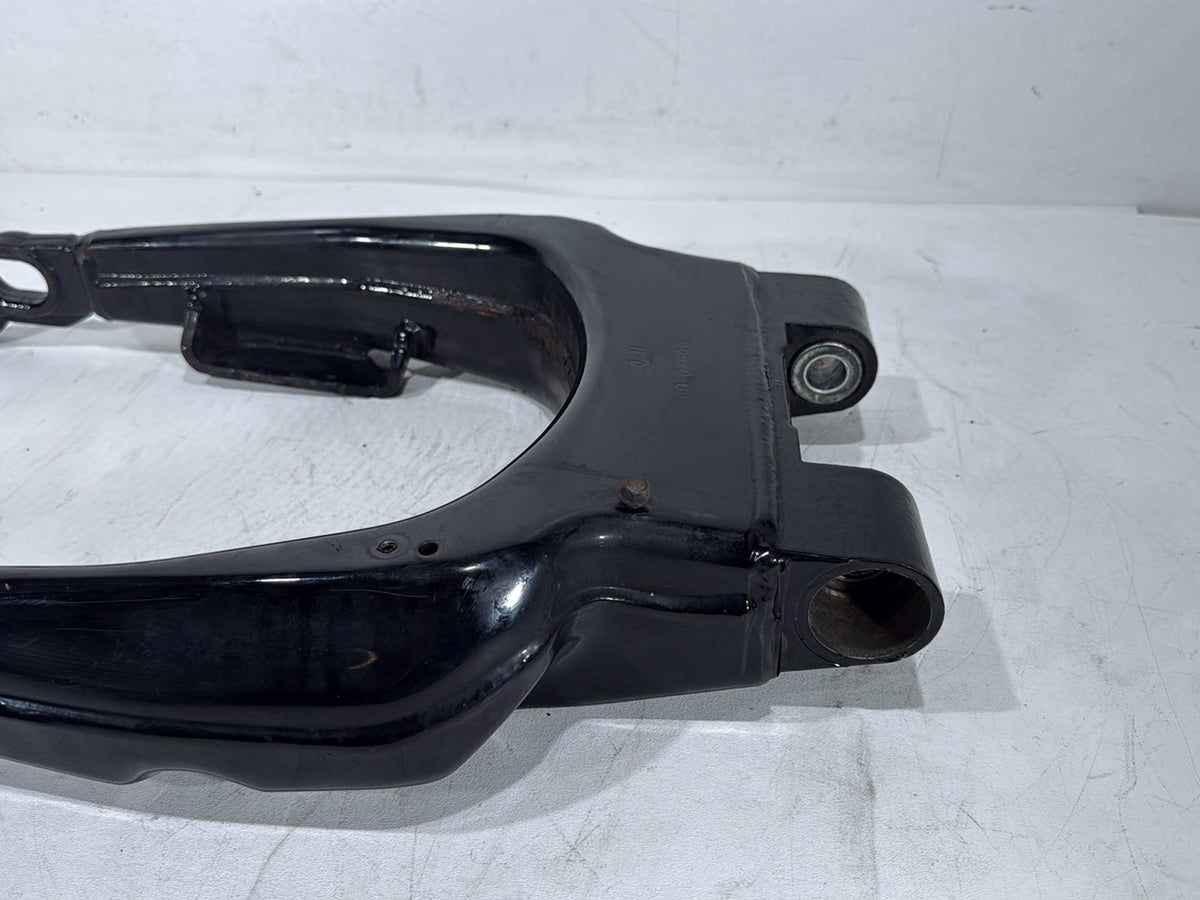 2013 Harley Electra Glide Touring Ultra FLHTCUI OEM Rear Fork Swingarm Swing Arm