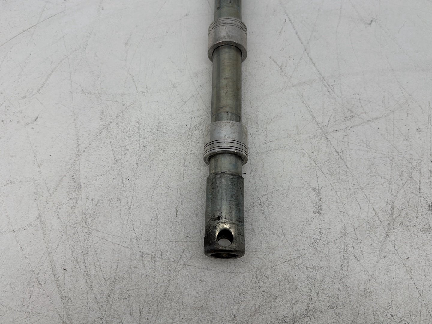 2013 Harley Electra Glide Touring Ultra FLHTCUI OEM Front Wheel Axle Bolt Shaft