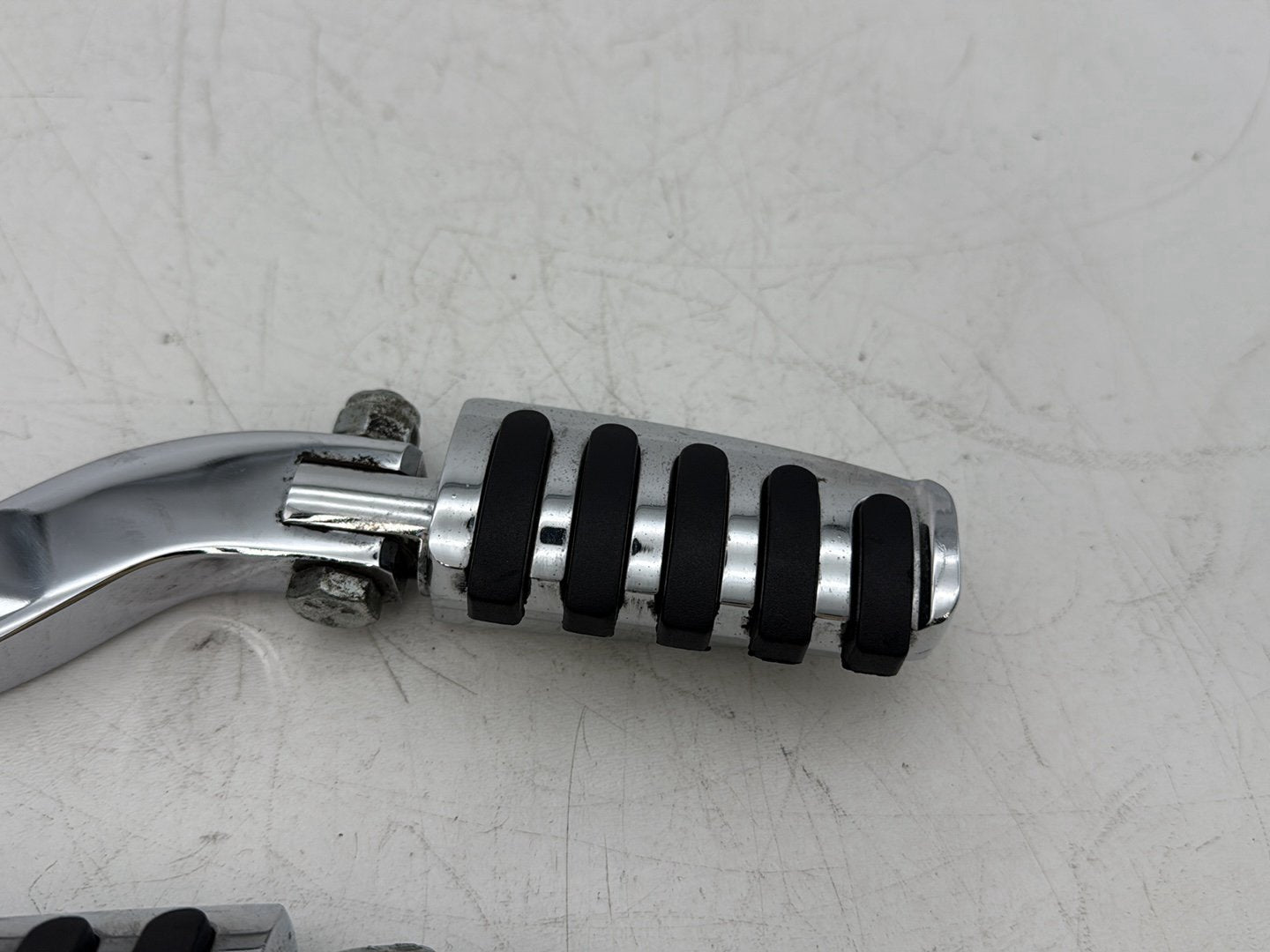 2002 Harley Dyna FXD Super Glide OEM Passenger Left & Right Foot Pegs