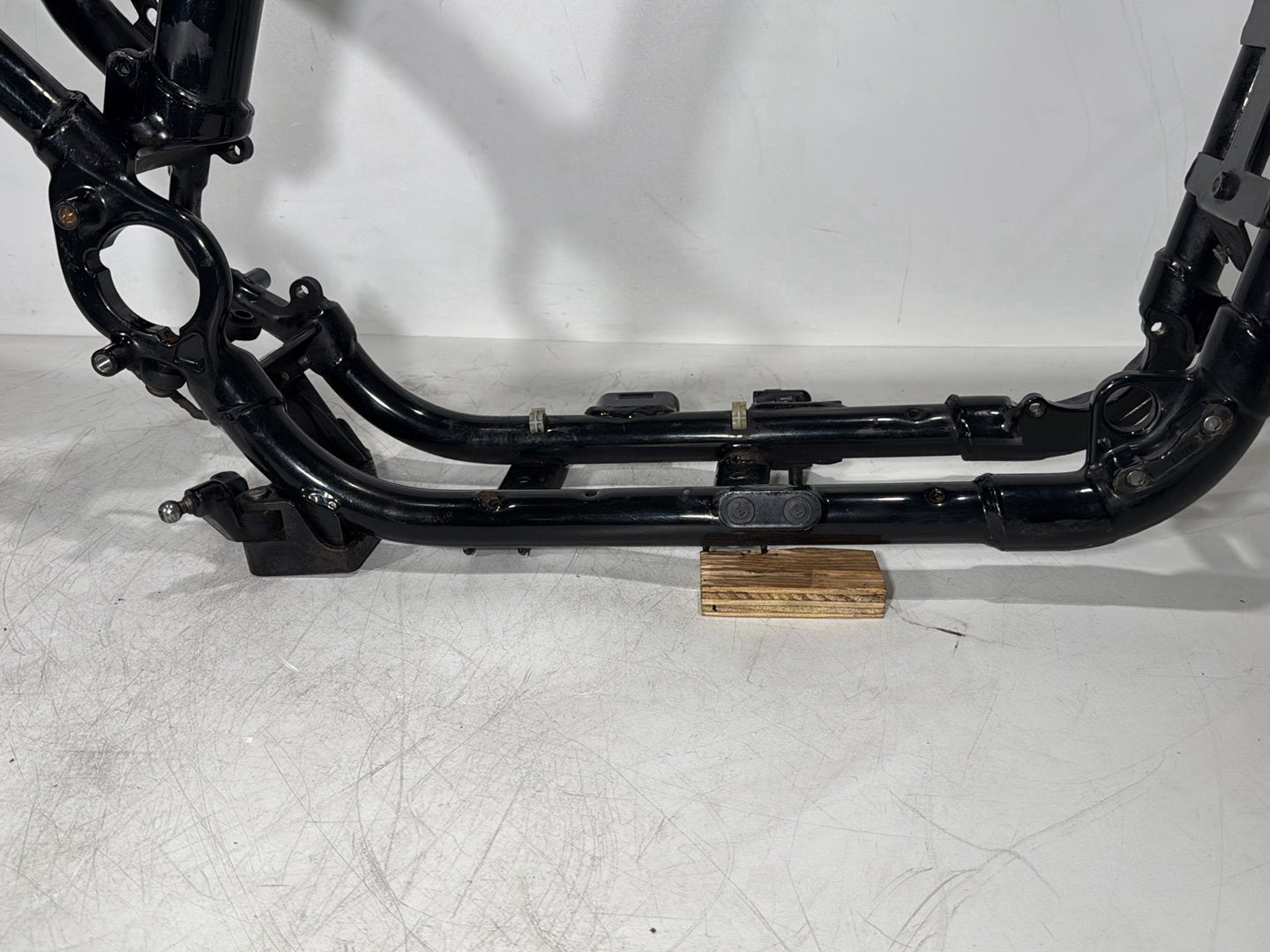 2005 Harley Sportster XL883C 883 Custom OEM Body Main Frame Chassis SLVG