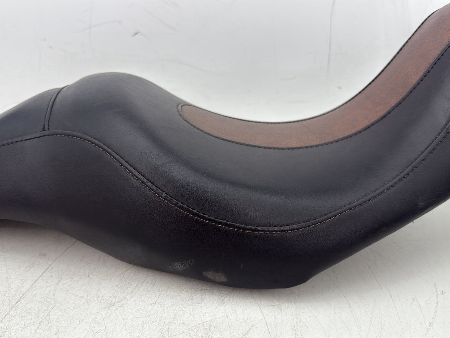 2008 Harley Dyna FXDL Low Rider Anniversary OEM Passenger Rider Driver Seat Saddle