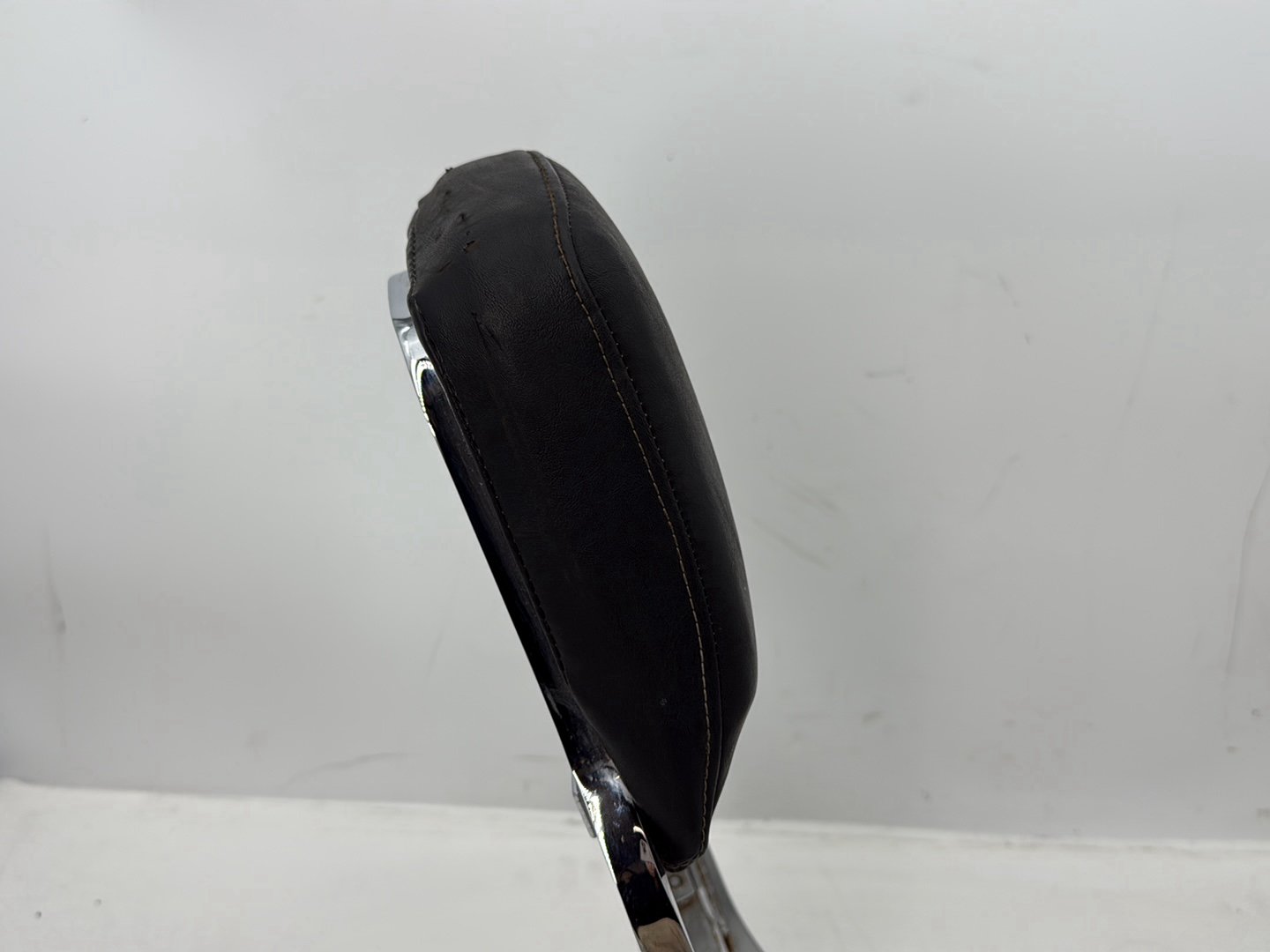 2005 Harley Dyna FXDWG Wide Glide OEM Rear Sissy Bar w/ Backrest Cushion Pad
