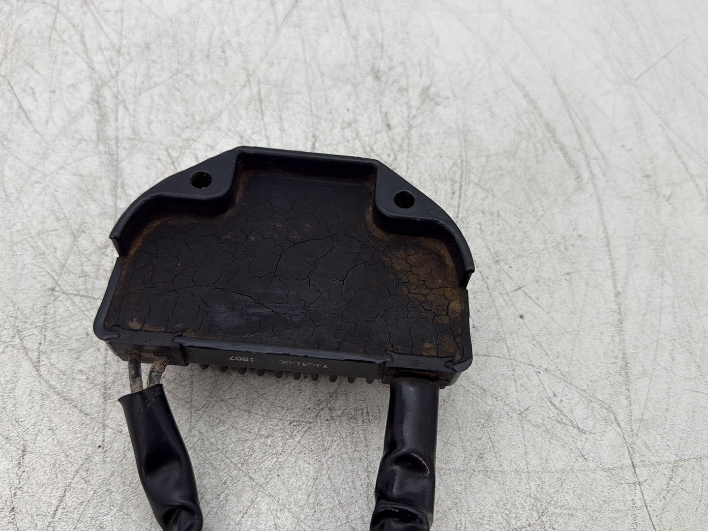2007 Harley Dyna Street Bob FXDBI OEM Voltage Regulator Rectifier