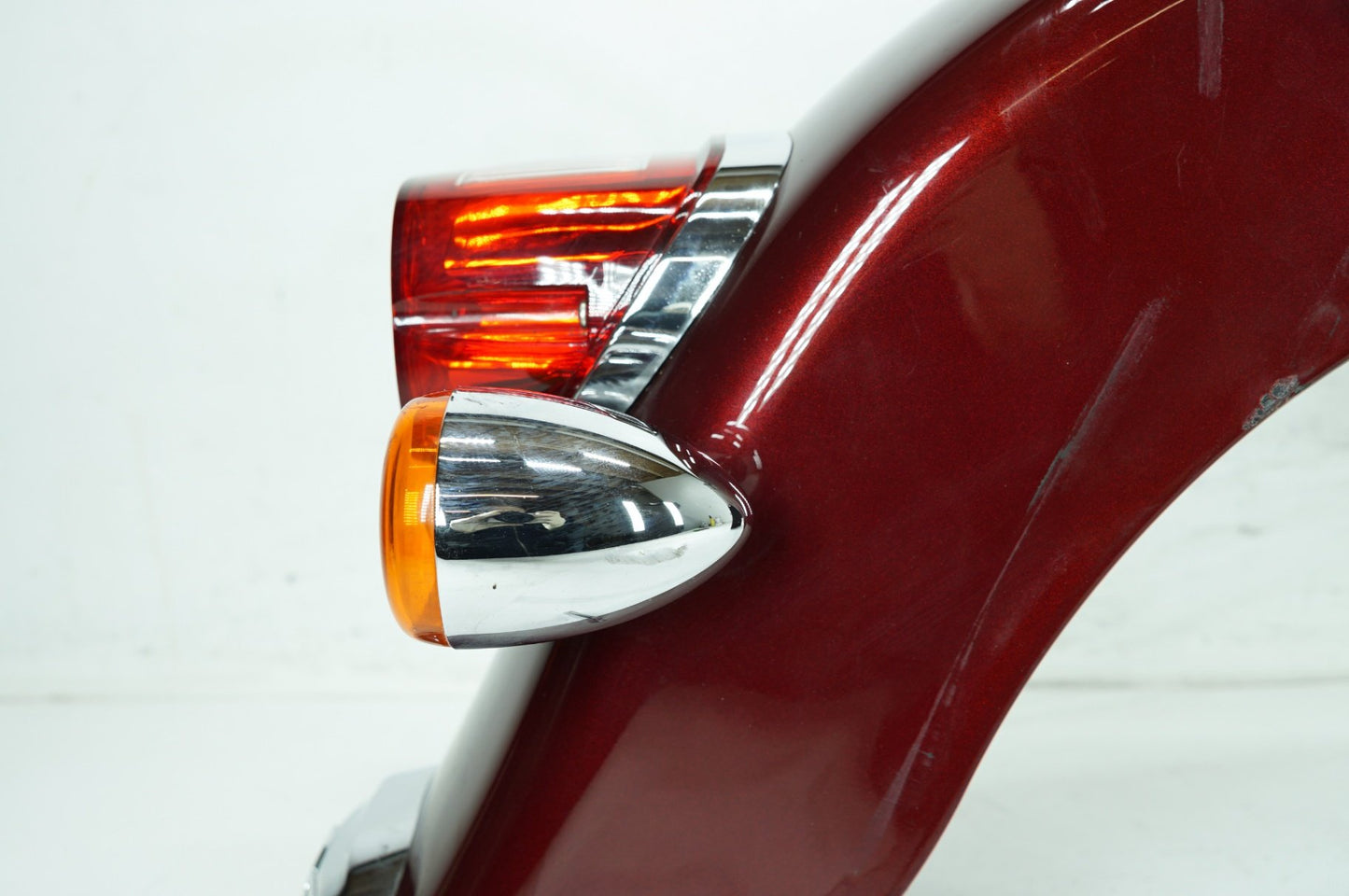 1999 - 2006 Harley-Davidson Touring Road King Classic Rear Wheel Fender & Turn Signals Bar 59579-01B