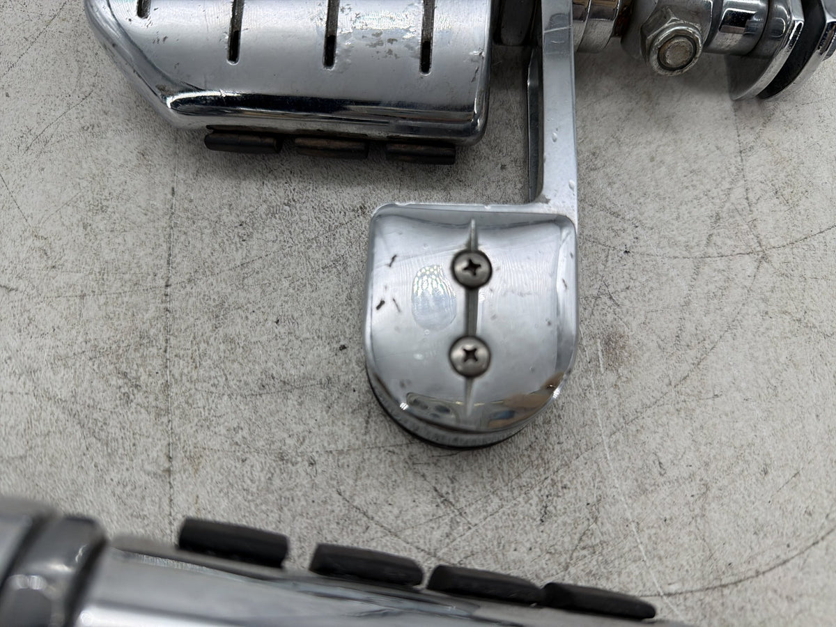2010 Harley Electra Glide Touring Ultra OEM Front Right Left Highway Foot Pegs