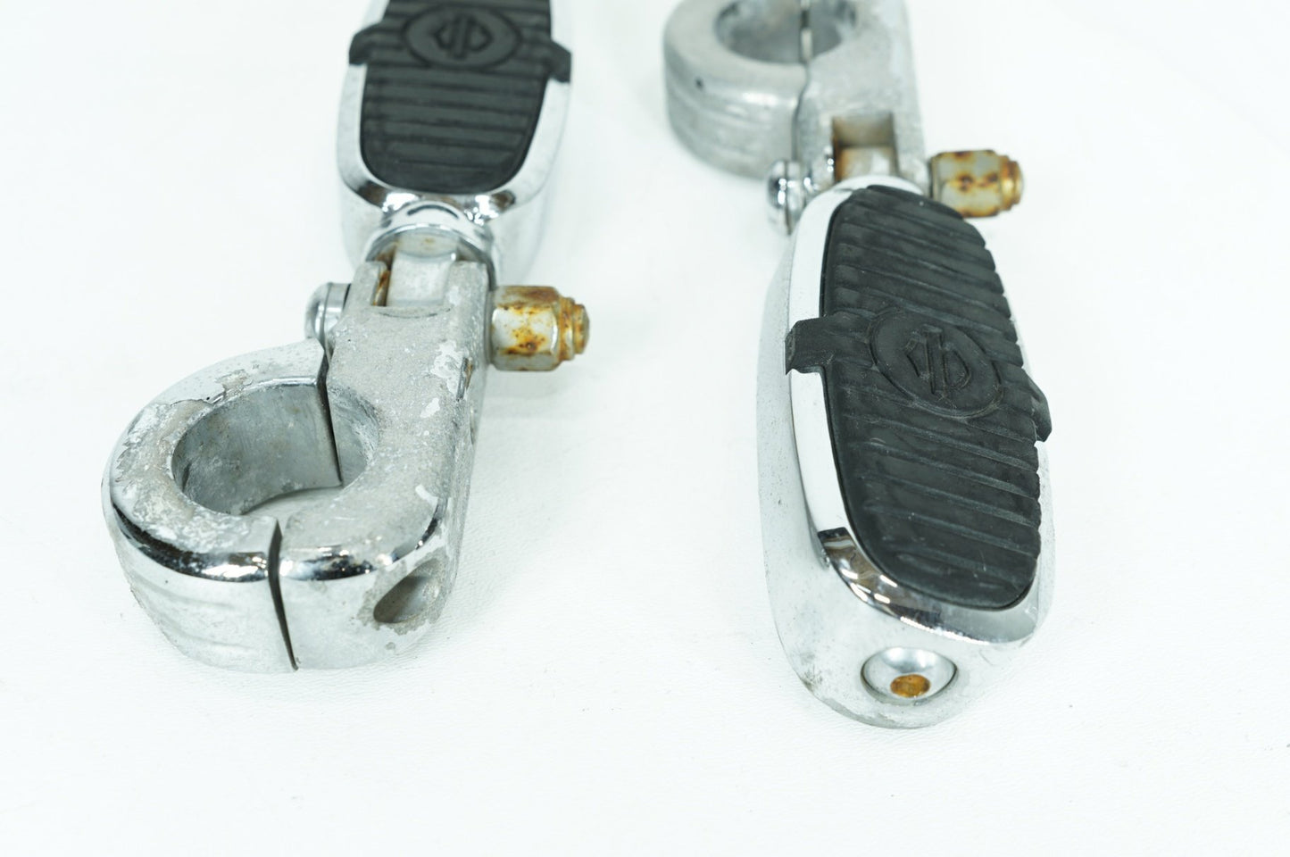 1999 - 2006 Harley-Davidson Touring Road King Front Right Left Highway Foot Pegs 50576-05