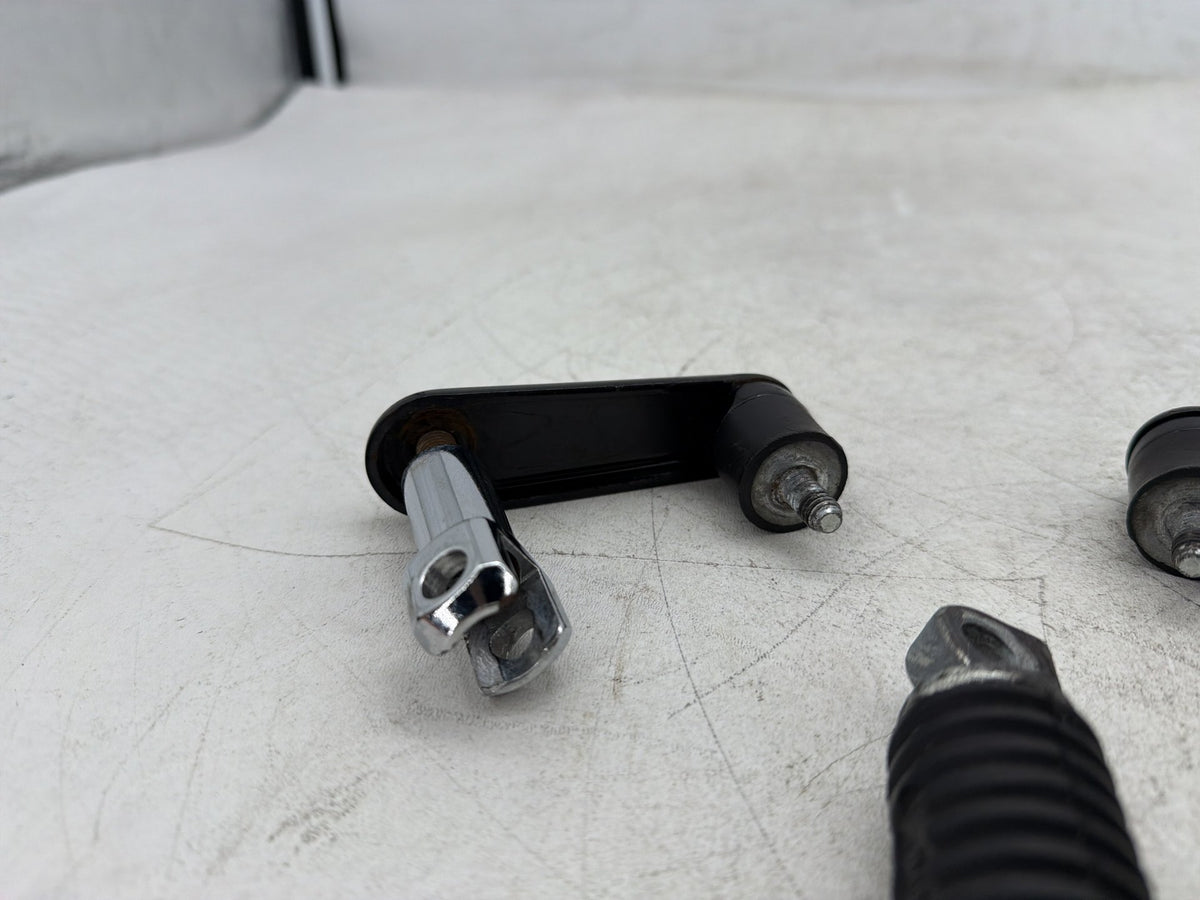 2004 Harley Heritage Softail Classic FLSTCI OEM Passenger Left & Right Foot Pegs
