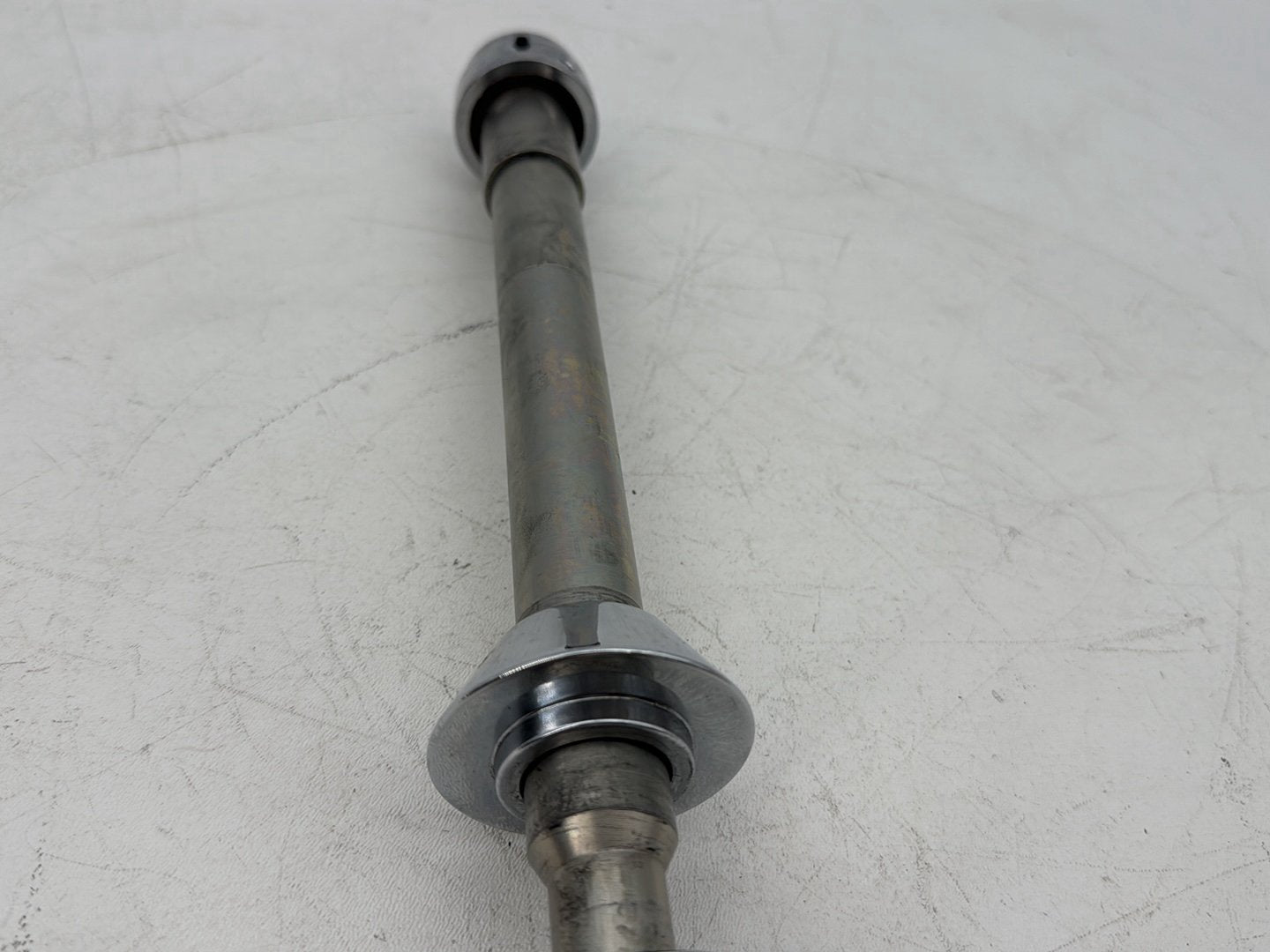 2007 - 2012 Harley-Davidson Touring Electra Glide Ultra Front Wheel Axle Bolt Shaft 41547-07A