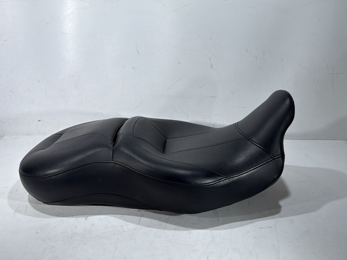 2010 Harley Street Glide Touring FLHX OEM Passenger Rider Driver Seat Saddle