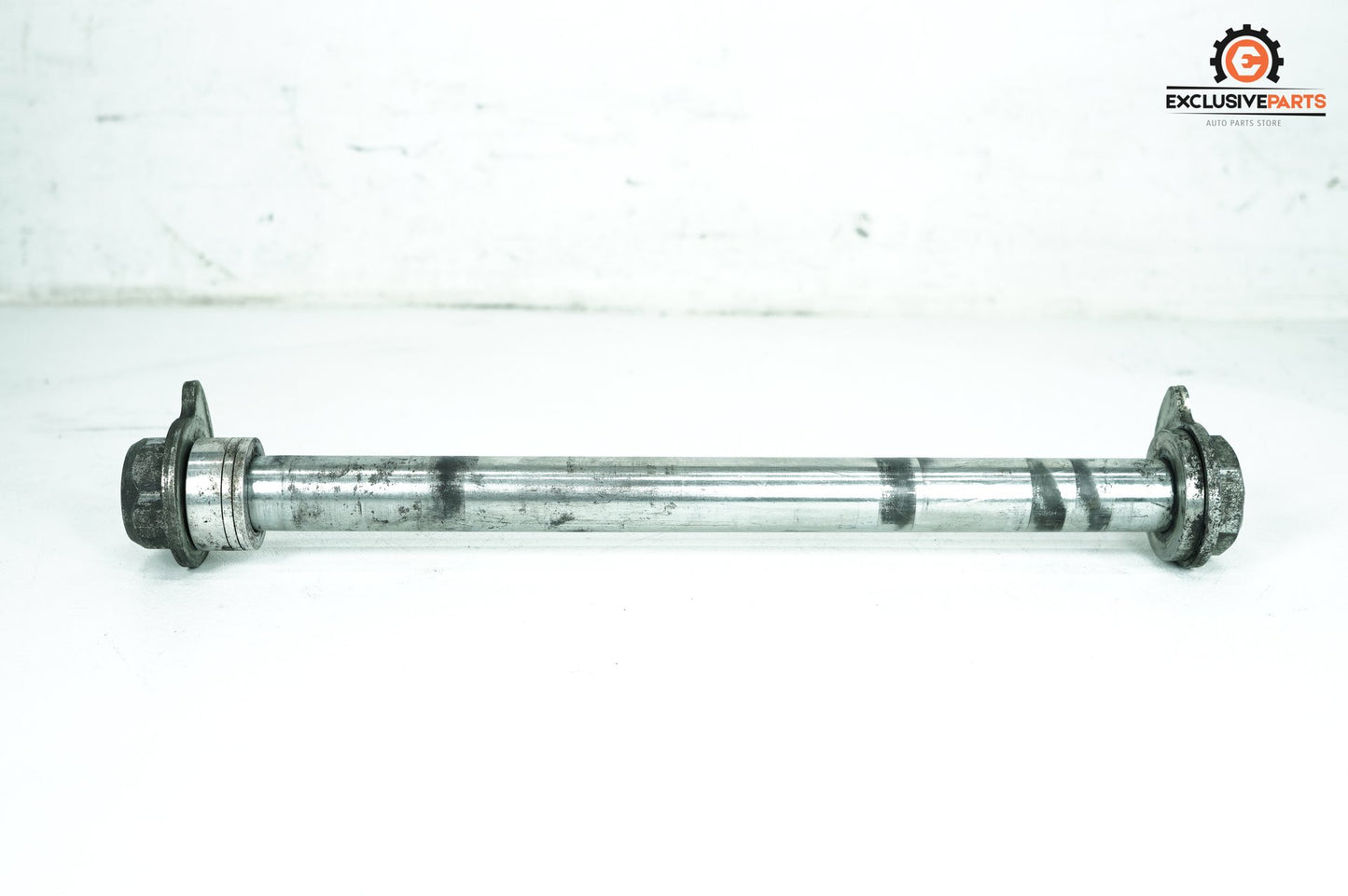 2007 - 2016 Harley-Davidson Touring Street Glide Rear Wheel Axle Bolt Shaft 41056-09