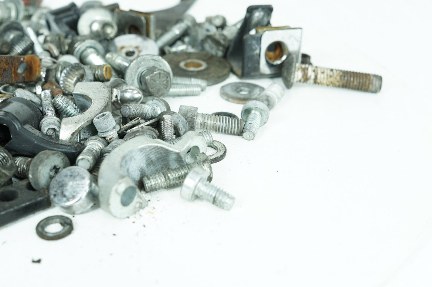 1999 - 2006 Harley-Davidson Touring Road King Hardware Bolts Nuts & Brackets
