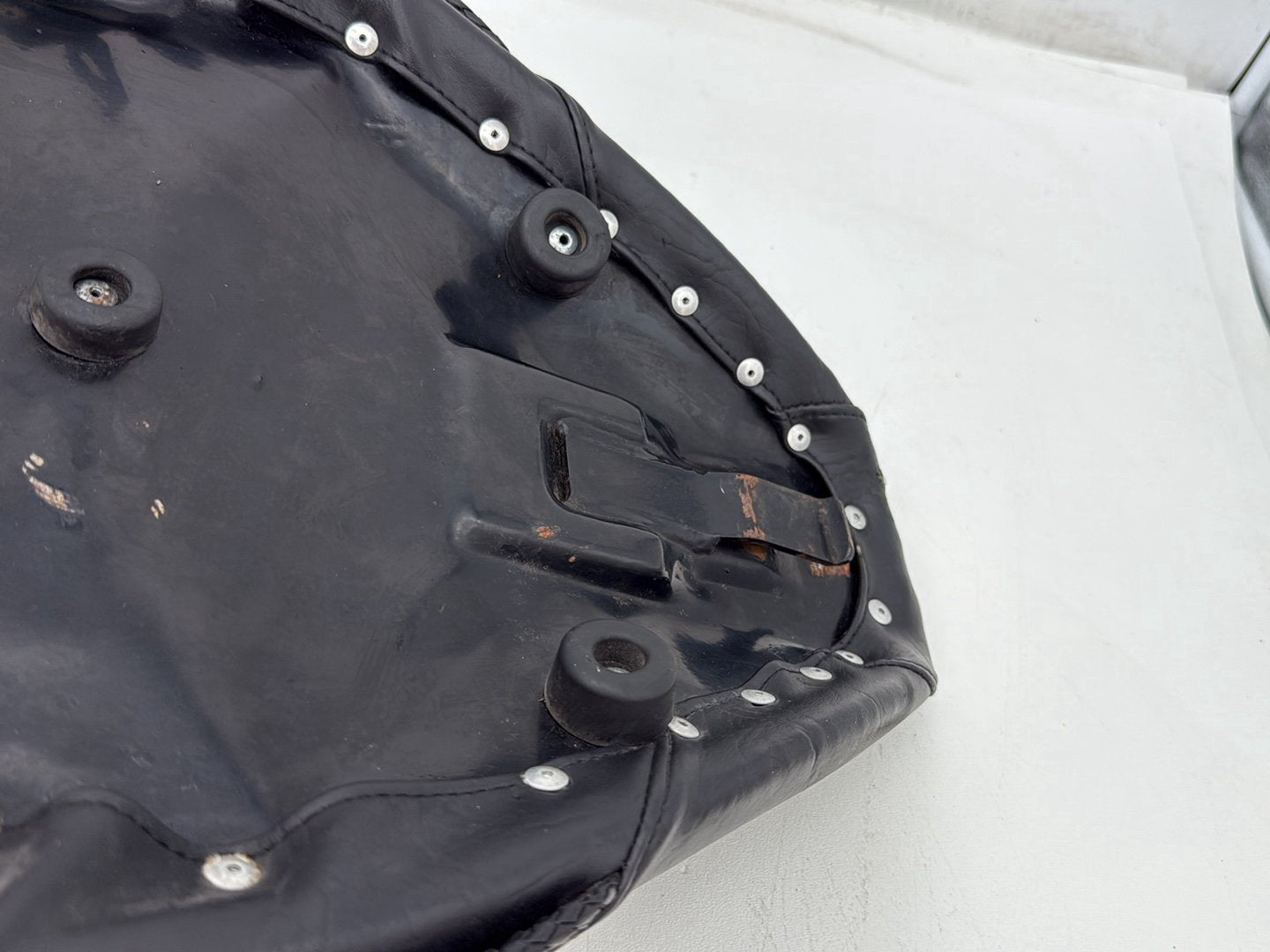 97 Harley Softail FLSTC Heritage Classic Rider Driver Solo Seat Pillion MUSTANG