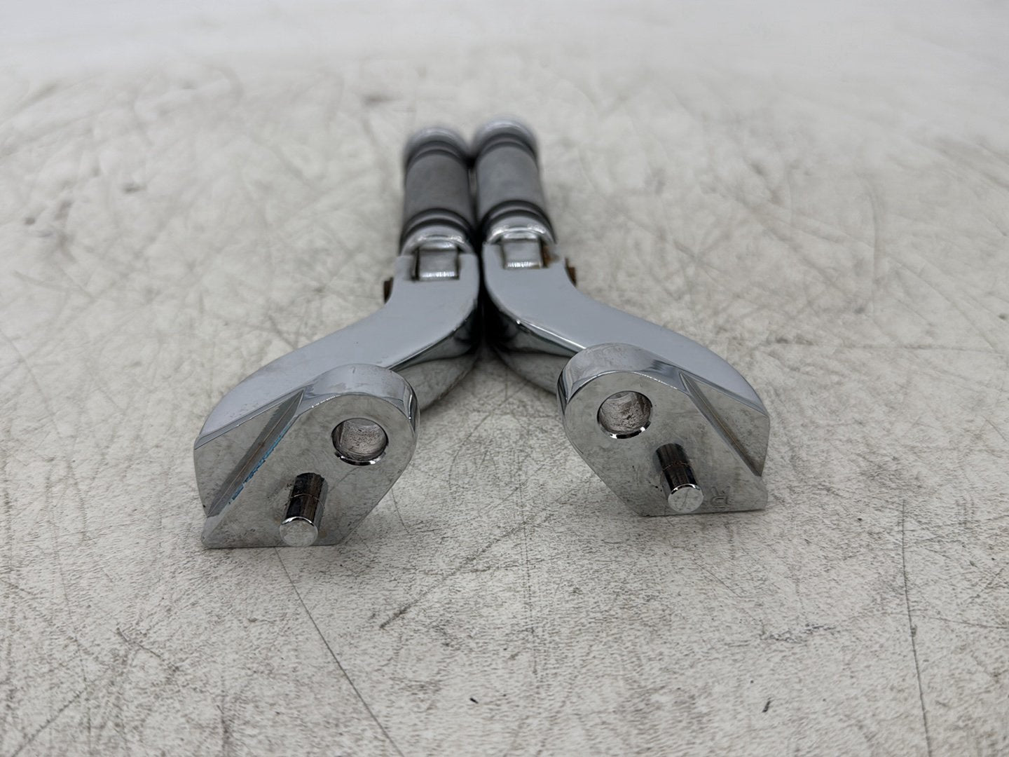 2016 Harley Road King Touring FLHR OEM Passenger Left & Right Foot Pegs