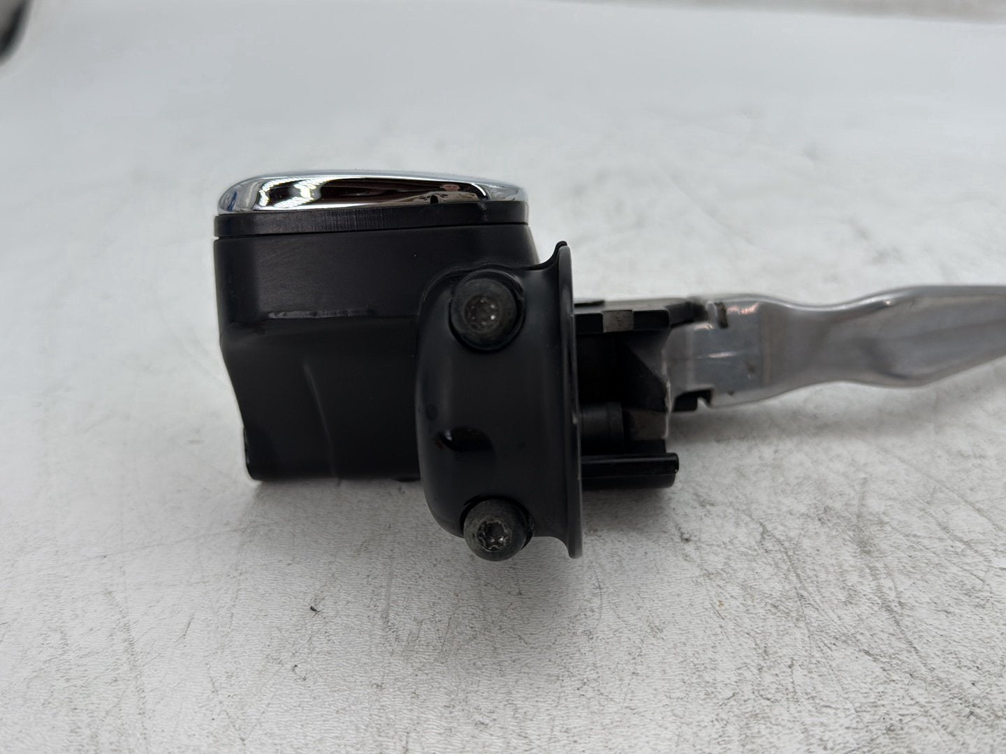 1997 Harley Softail Fat Boy FLSTF OEM Front Right Brake Lever Master Cylinder