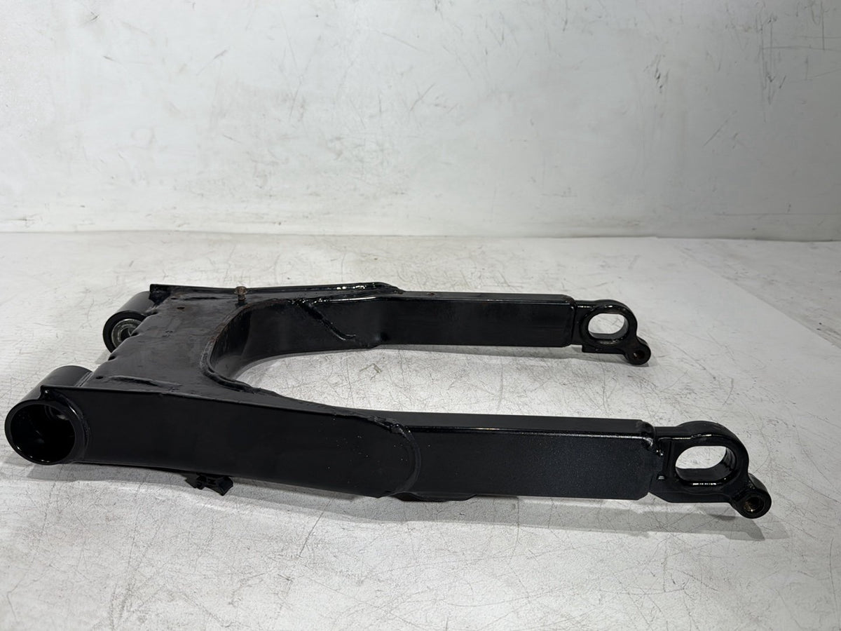 2006 Harley Electra Glide Touring Ultra FLHTCUI OEM Rear Fork Swingarm Swing Arm