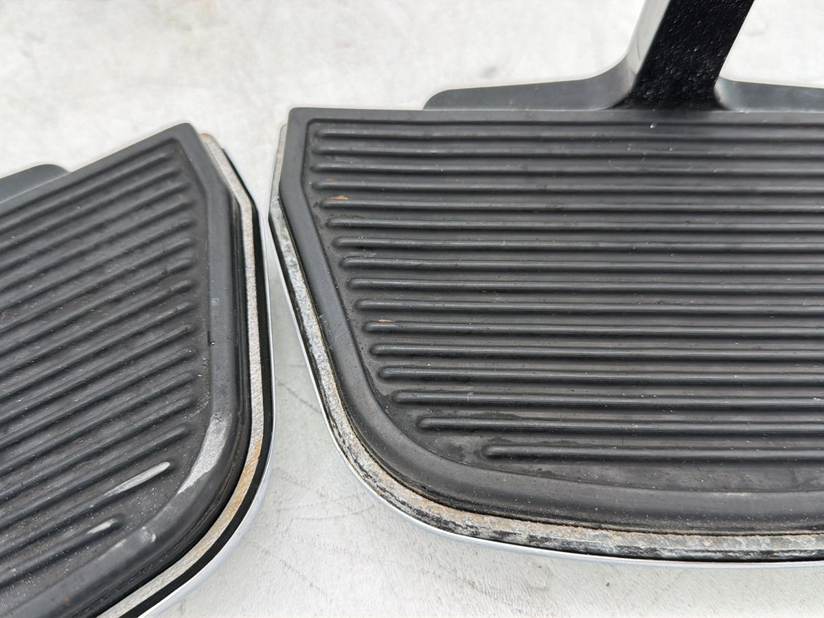 07 Harley Electra Glide Touring OEM Left & Right Passenger Floorboard Foot Rest