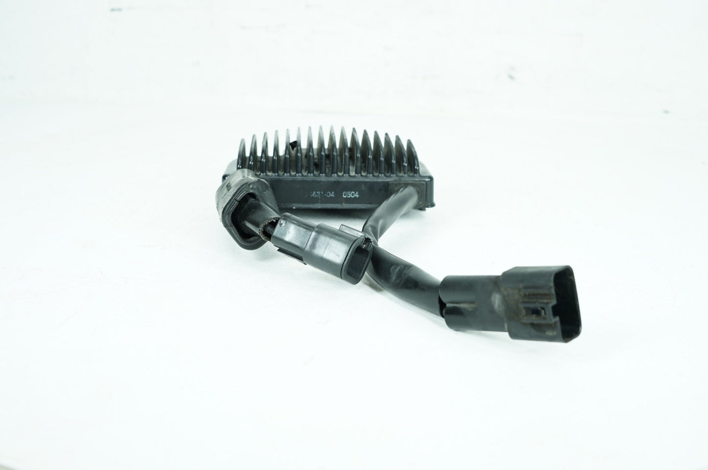 1999 - 2006 Harley-Davidson Dyna Wide Glide Voltage Regulator Rectifier  74631-04