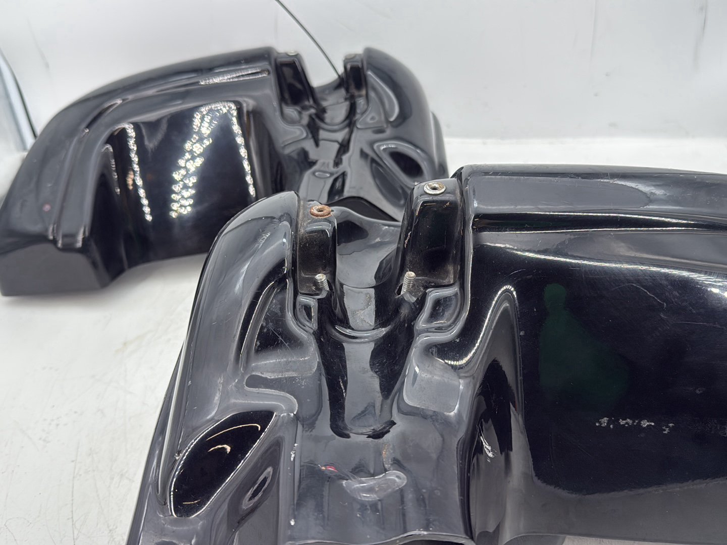 2005 Harley Dyna FXDWG Wide Glide OEM Left & Right Lower Fairing Cowl Covers