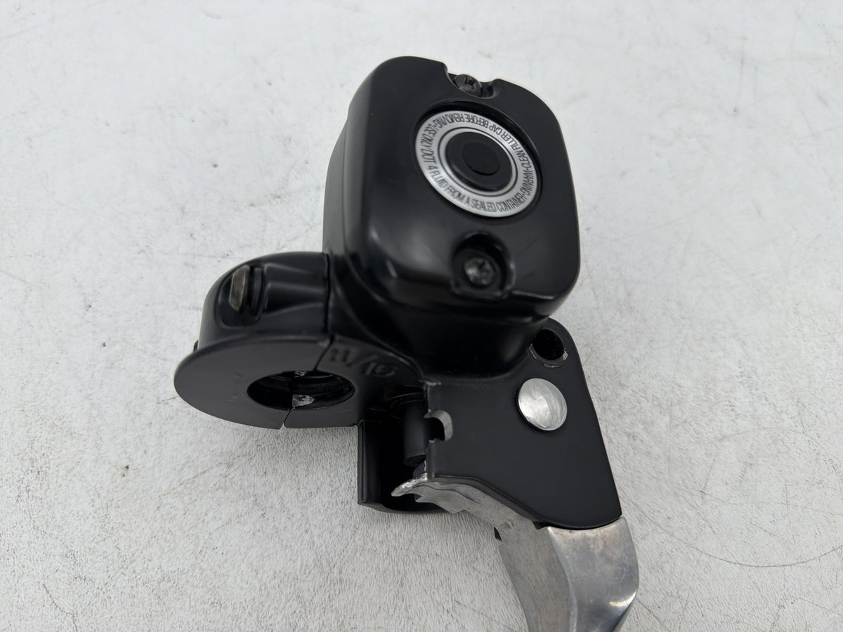 06 Harley Street Glide Touring FLHX OEM Front Right Brake Lever Master Cylinder