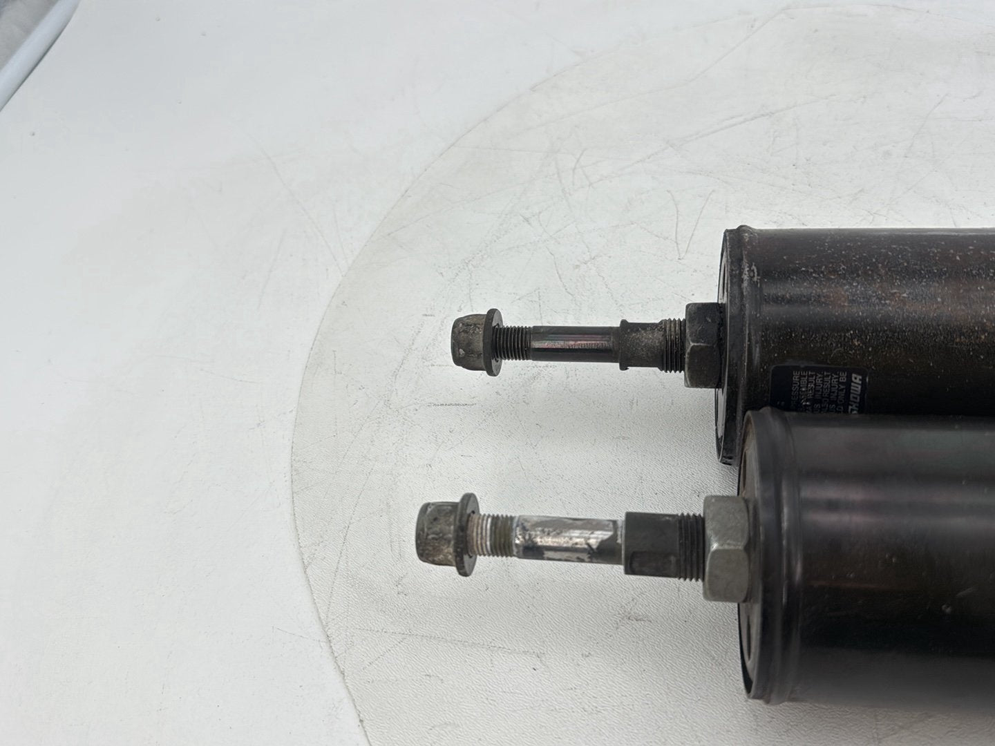 1999 - 2006 Harley-Davidson Softail Heritage Rear Left Right Shock Absorbers 54508-00B