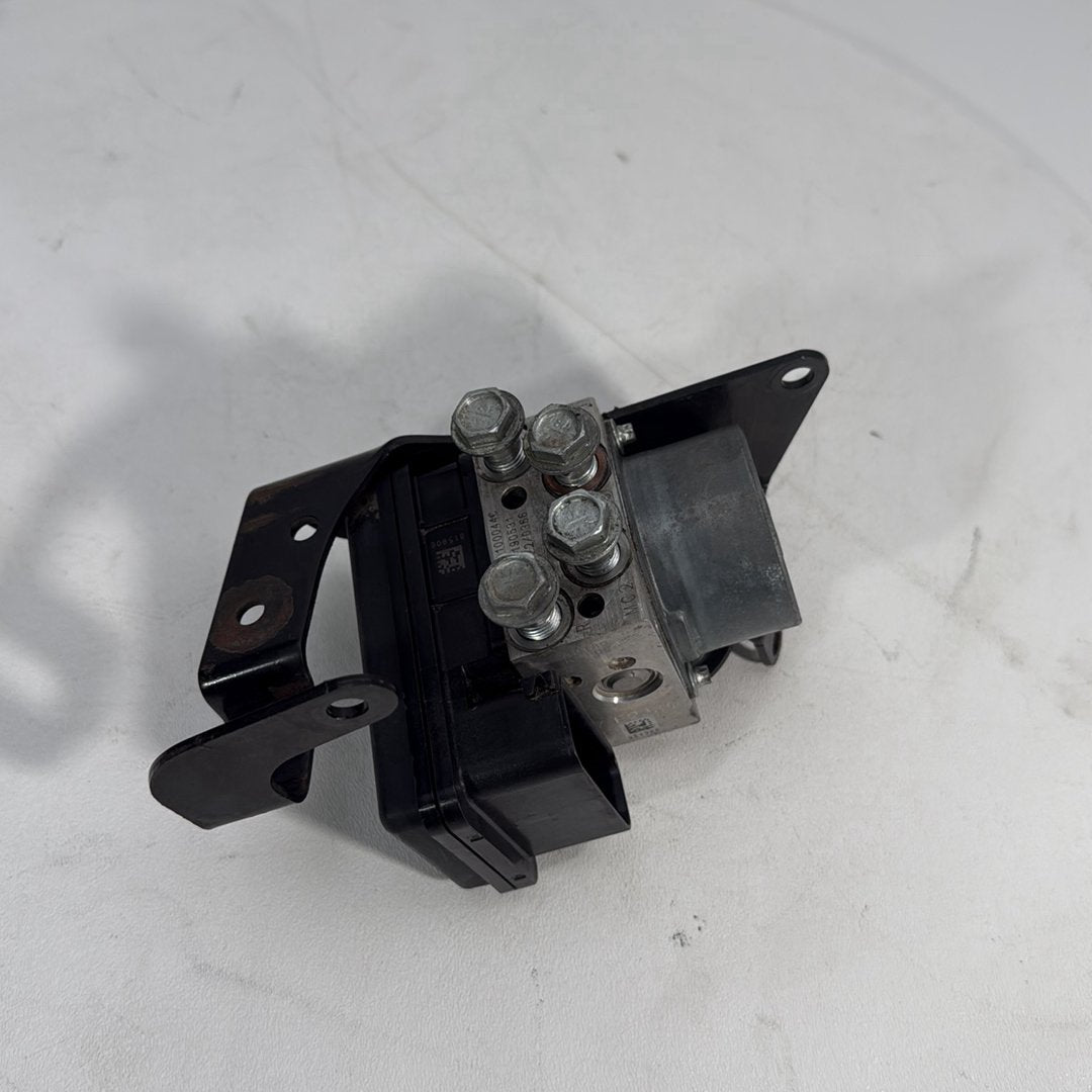 2017 - 2026 Harley-Davidson Softail Heritage Classic 114 ABS Brake Pump & Control Module 41100044C