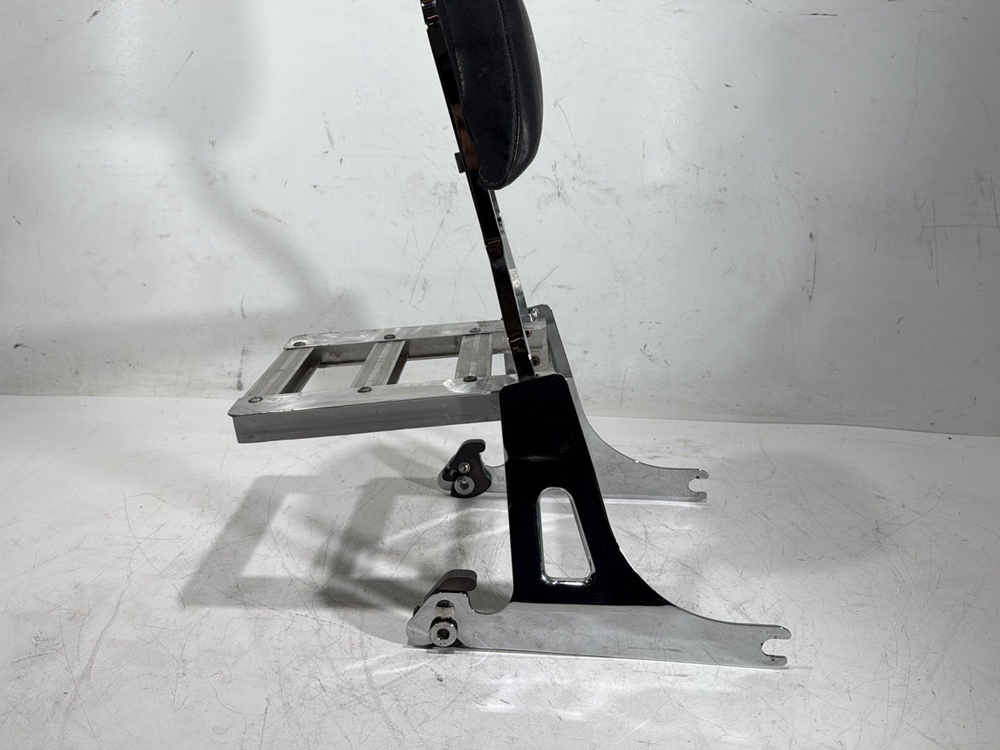 2008 Harley Dyna Fat Bob FXDF OEM Rear Sissy Bar w/ Backrest Cushion Pad
