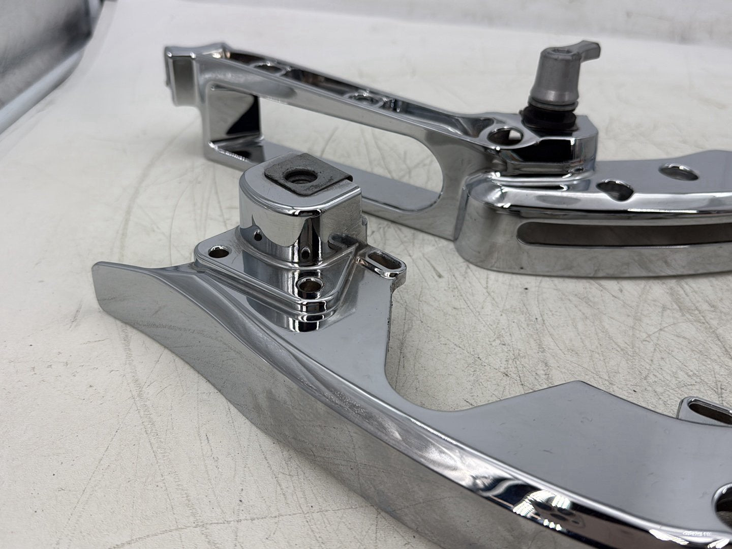 2016 Harley Road King Touring FLHR OEM Left Right Saddlebag Fender Struts Brackets