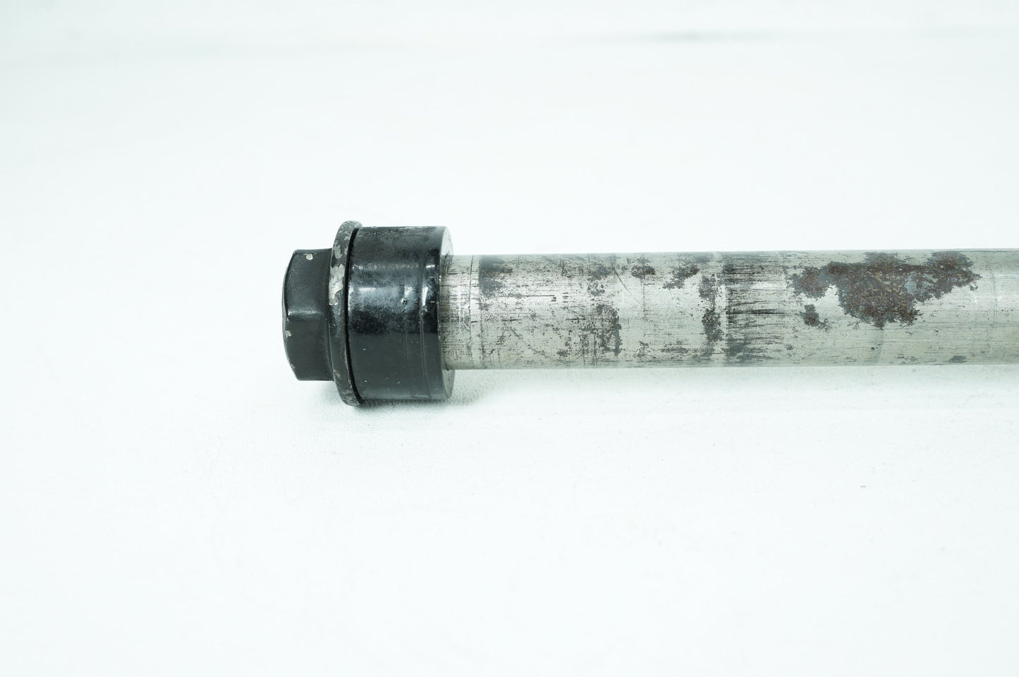 2007 - 2017 Harley-Davidson Dyna Low Rider Rear Wheel Axle Bolt Shaft 41114-08