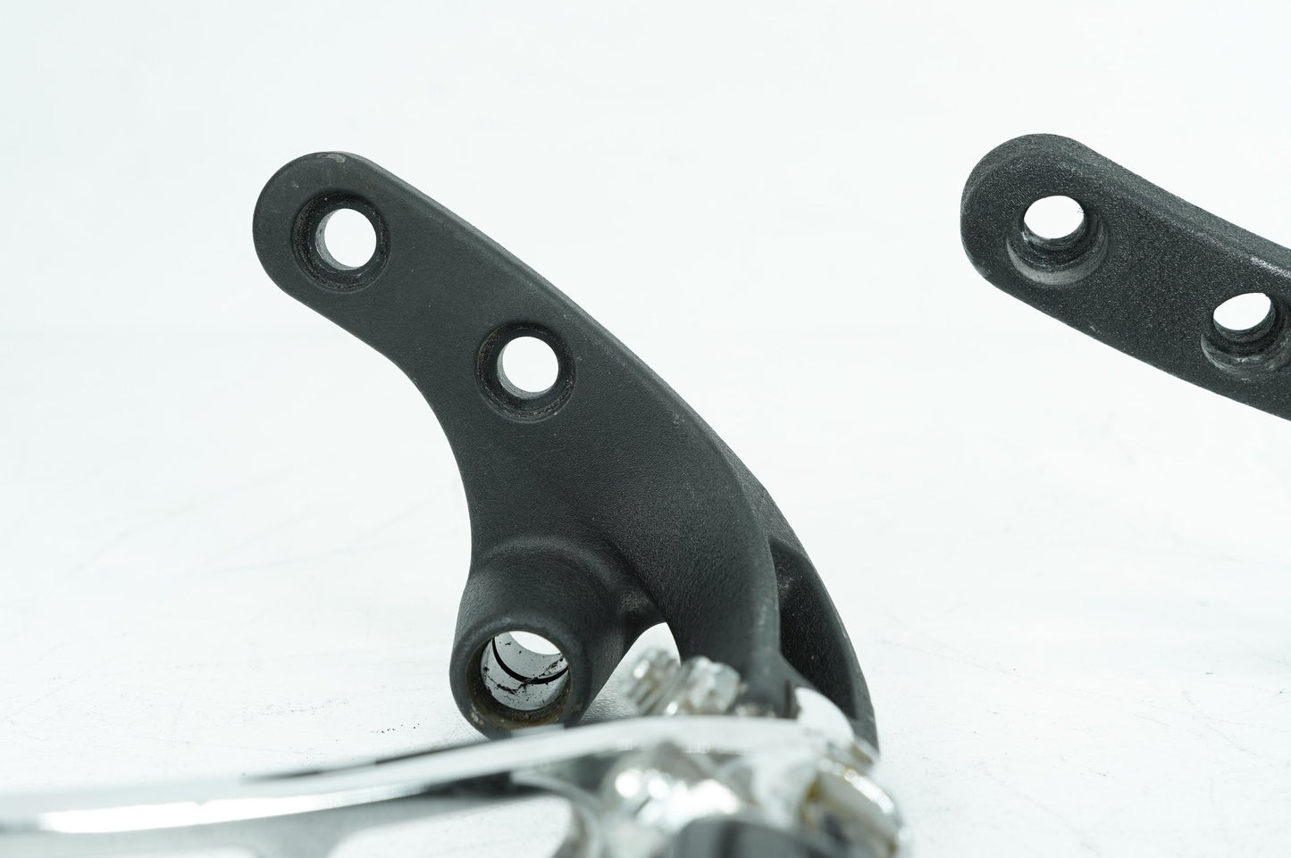 2007 - 2011 Harley-Davidson Dyna Fat Bob Left & Right Foot Pegs 33693-03