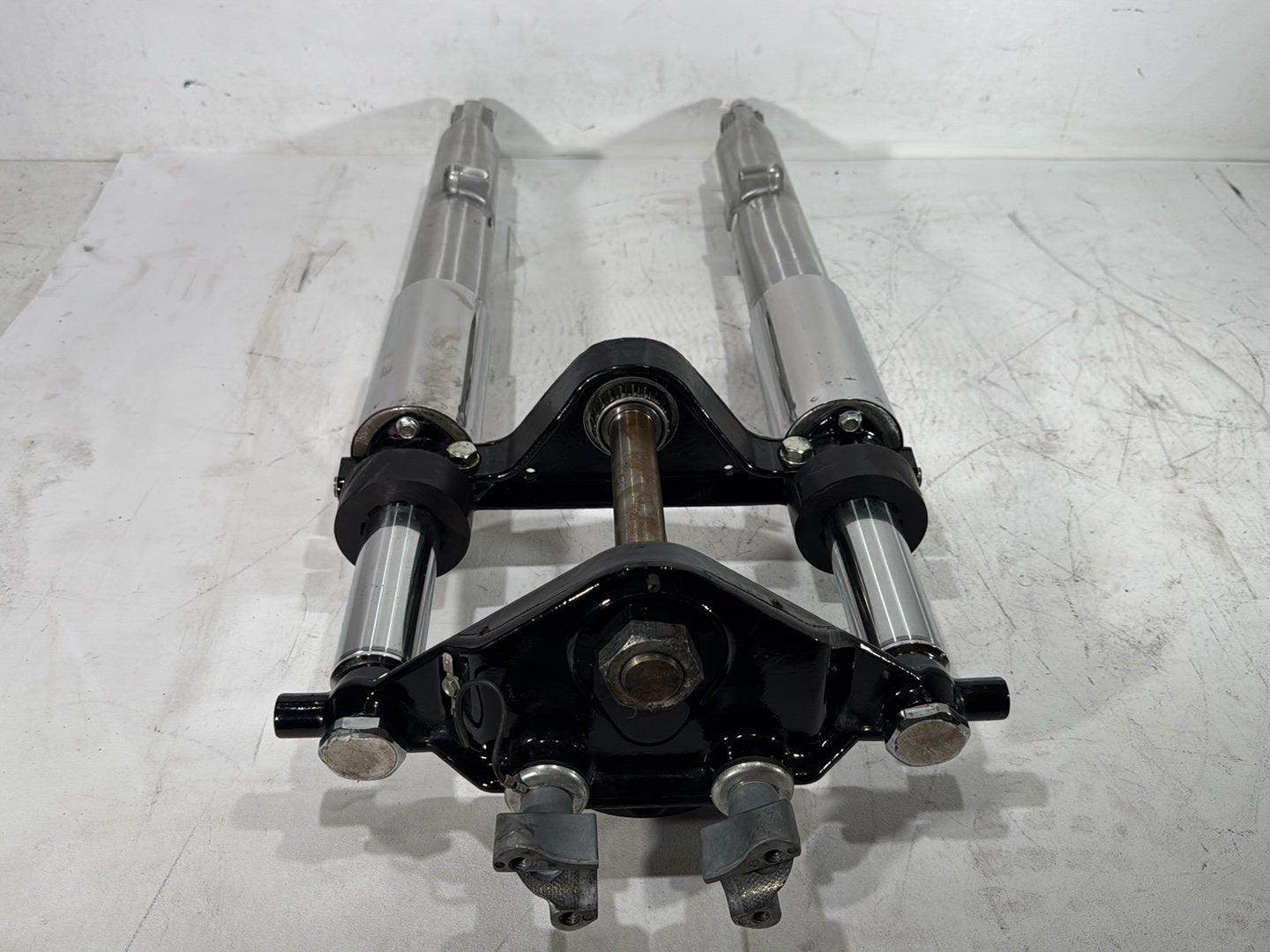 2005 Harley Electra Glide Touring Ultra FLHTCUI OEM Front Triple Tree Set & LH RH Fork Legs Sliders