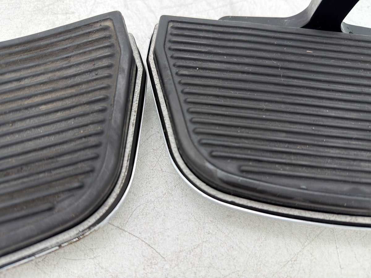13 Harley Electra Glide Touring OEM Left & Right Passenger Floorboard Foot Rest