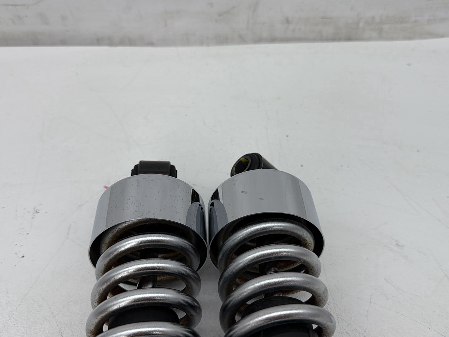2000 Harley Dyna FXDWG Wide Glide OEM Rear Left Right Shock Absorbers