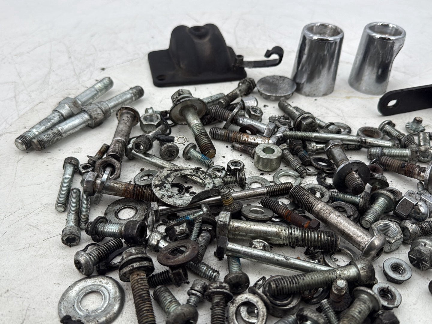 2003 Harley Dyna Wide Glide FXDWG OEM Hardware Bolts Nuts & Brackets