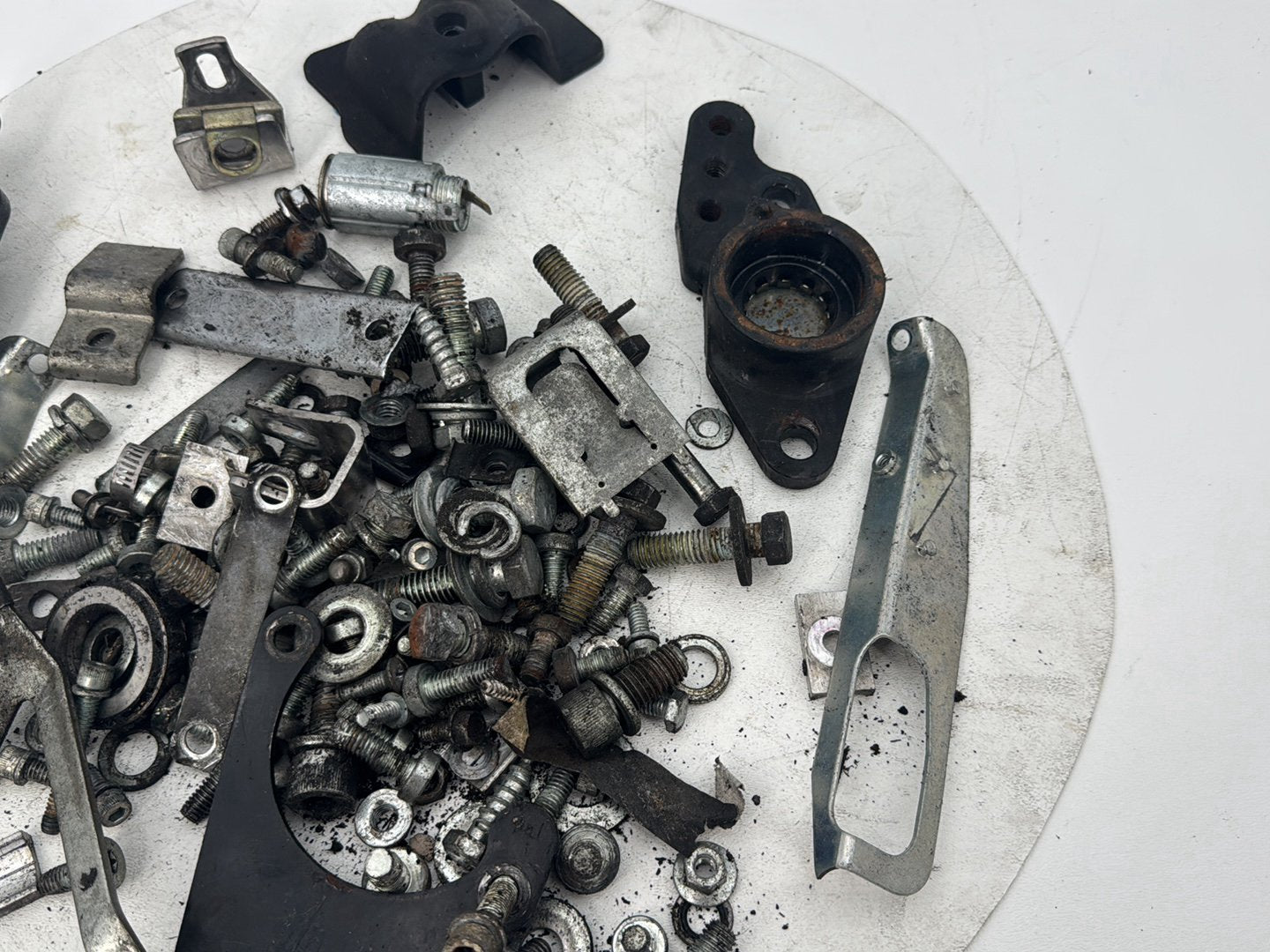 1999 - 2006 Harley-Davidson Touring Electra Glide Classic Hardware Bolts Nuts & Brackets w/ Left Right Rear fork Swingarm Brackets