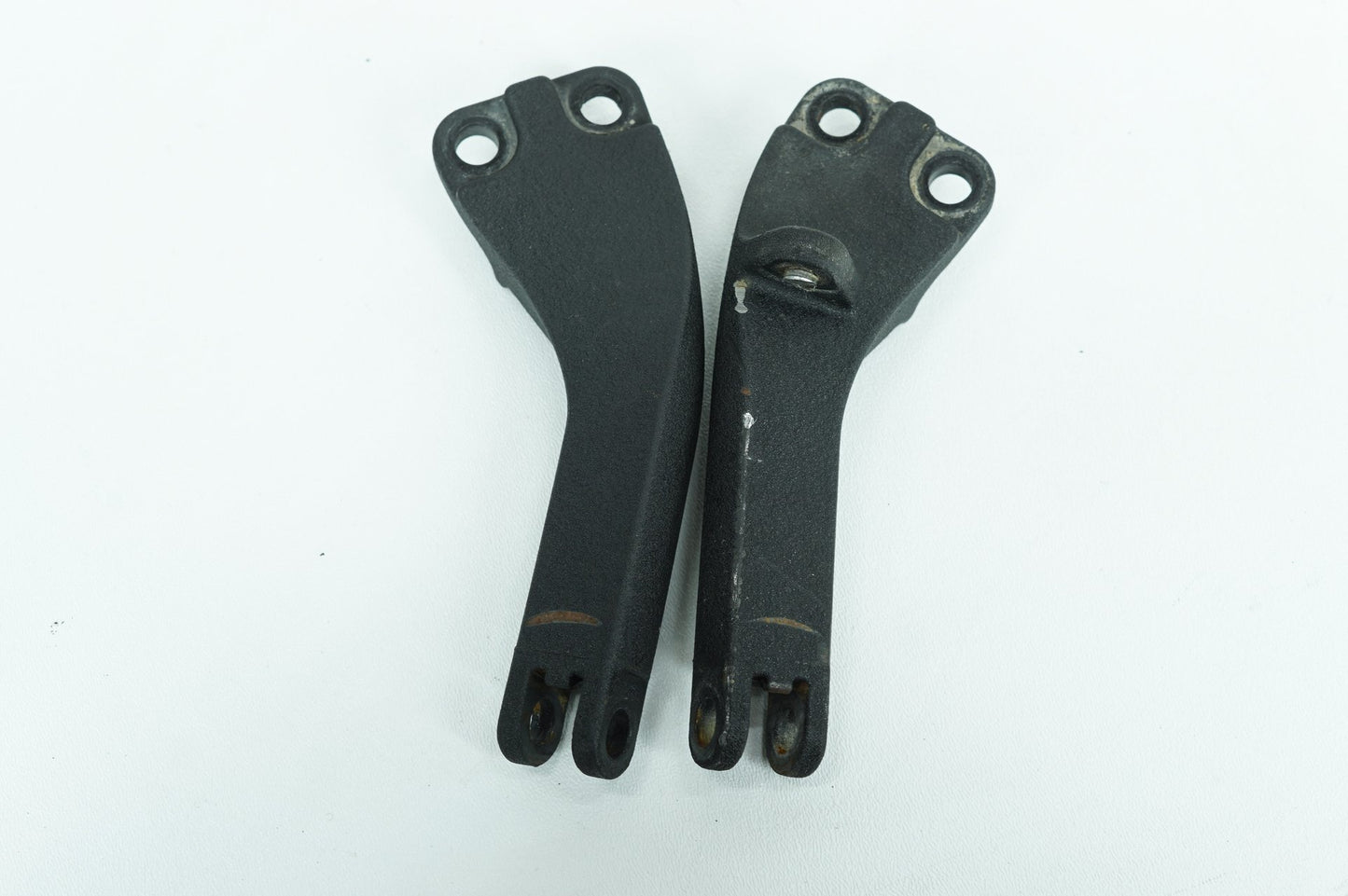 2007 - 2017 Harley-Davidson Dyna Switchback Left Right Foot Rest Peg Support Bracket 49224-06A