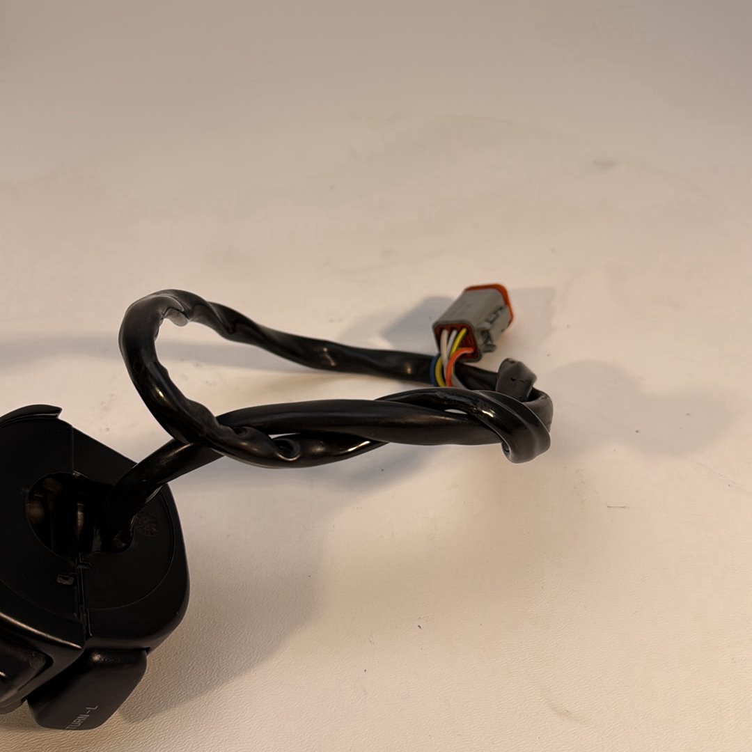 1986 - 2003 Harley-Davidson Sportster Hugger 883 Left Turn Signal Headlight Switches Controls 71598-96A