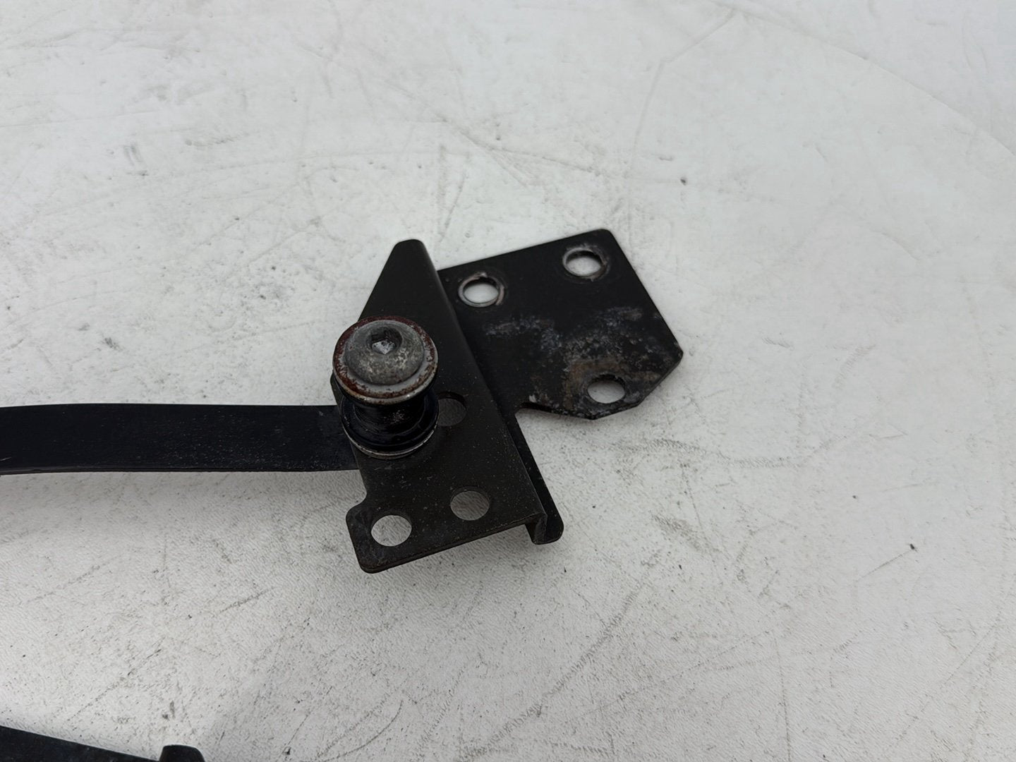 1999 - 2006 Harley-Davidson Touring Electra Glide Left & Right Saddlebag Mount Brackets 53803-06