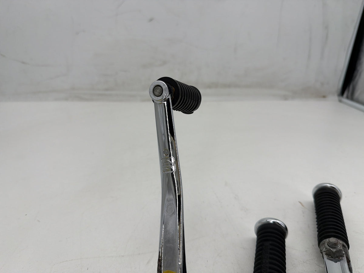 2005 Harley Dyna Super Glide Custom FXDC OEM Left Right Foot Brake Control Pegs