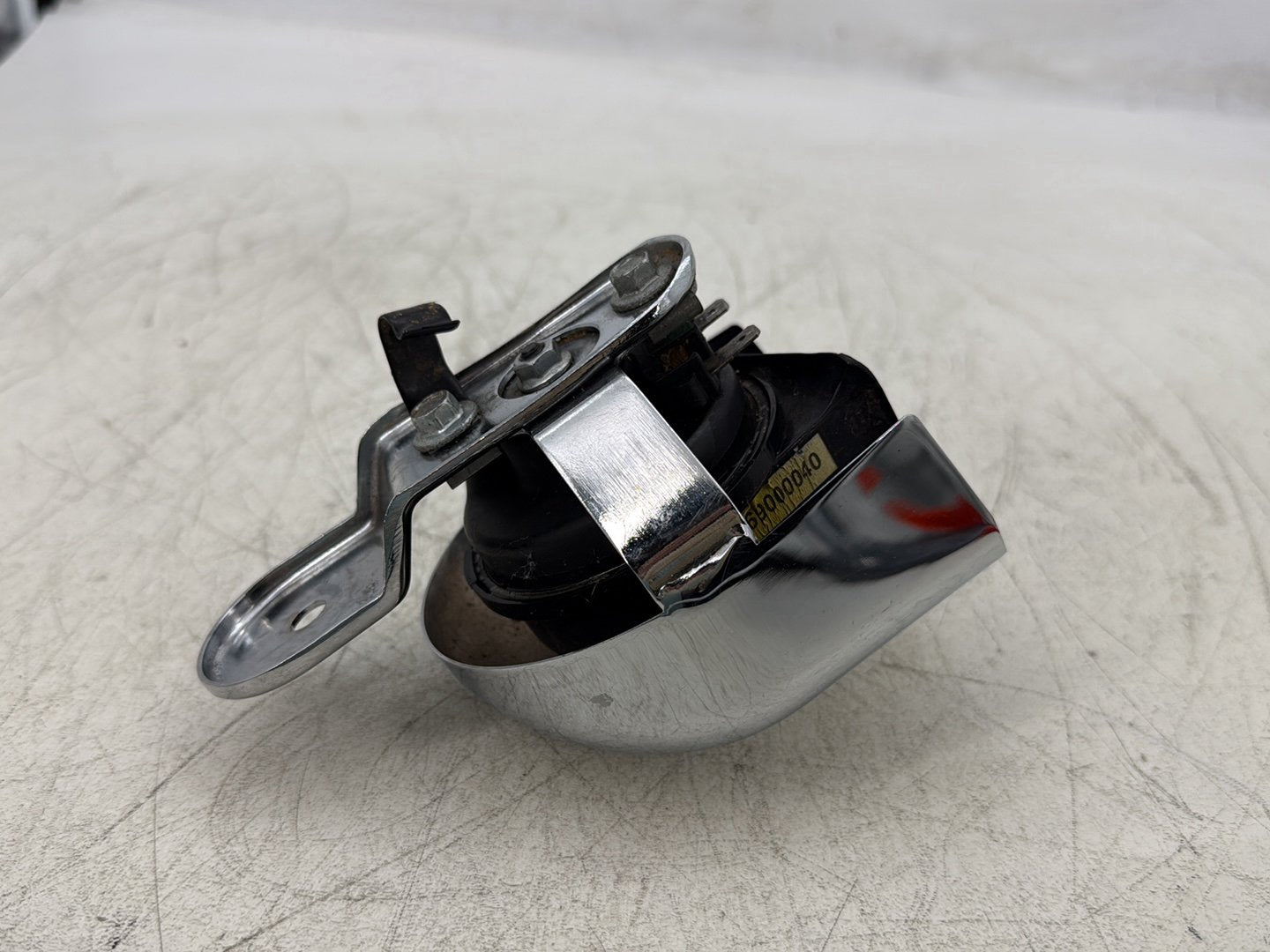 2015 Harley Road Glide Touring FLTRXS OEM Horn Signal Klaxon Chrome Cover