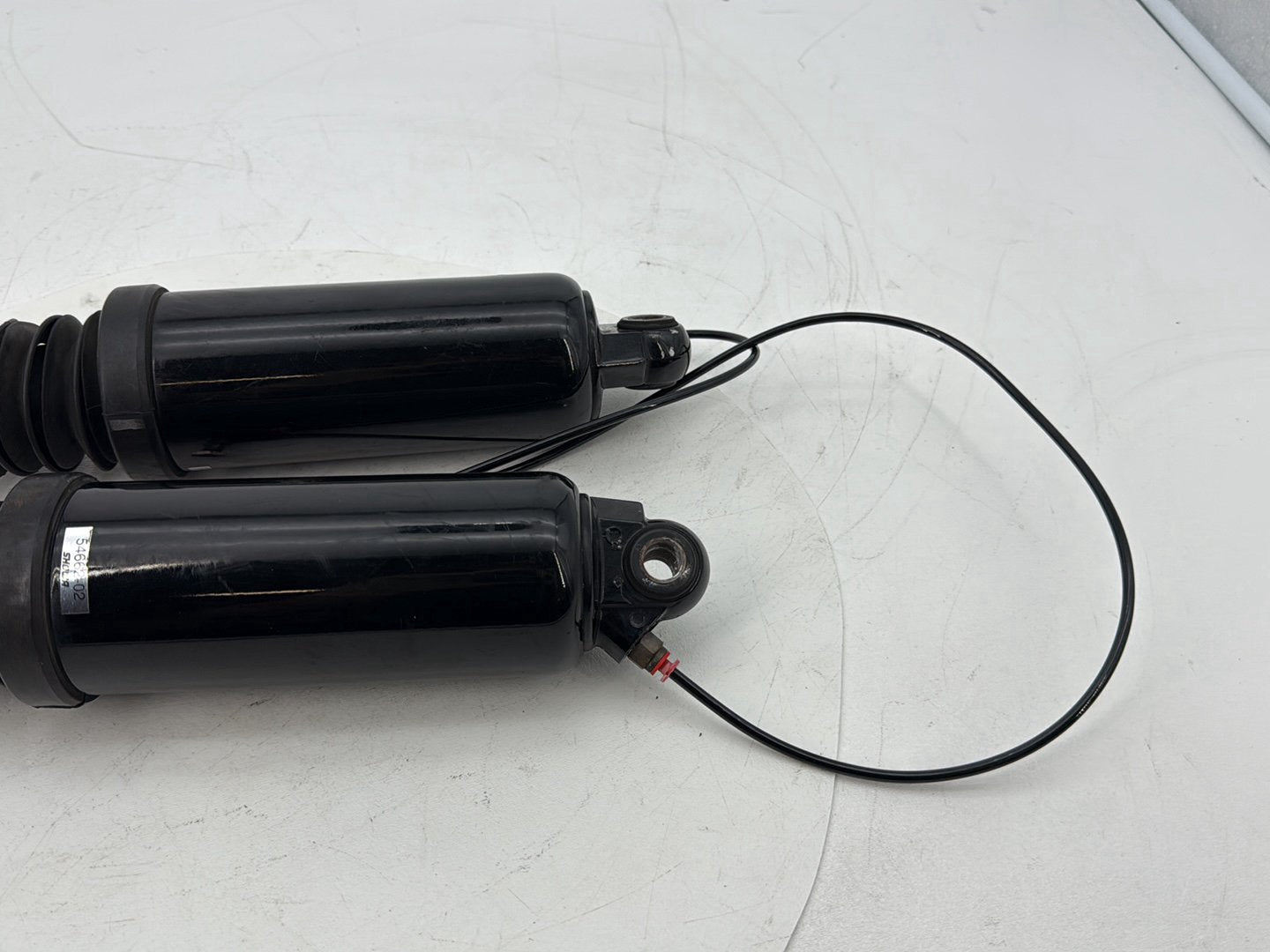 1999 - 2006 Harley-Davidson Touring CVO Screamin Eagle Road King Rear Left Right Shock Absorbers 54565-97C